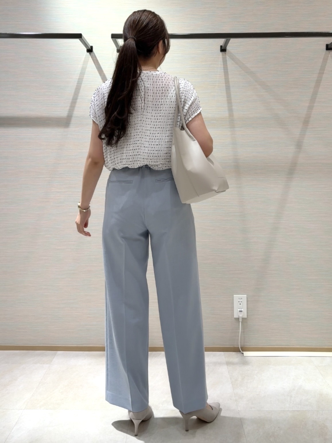 nanaさんの「UNTITLED｜【1枚で着映える】ドットジャガードブラウス」を使ったコーディネート