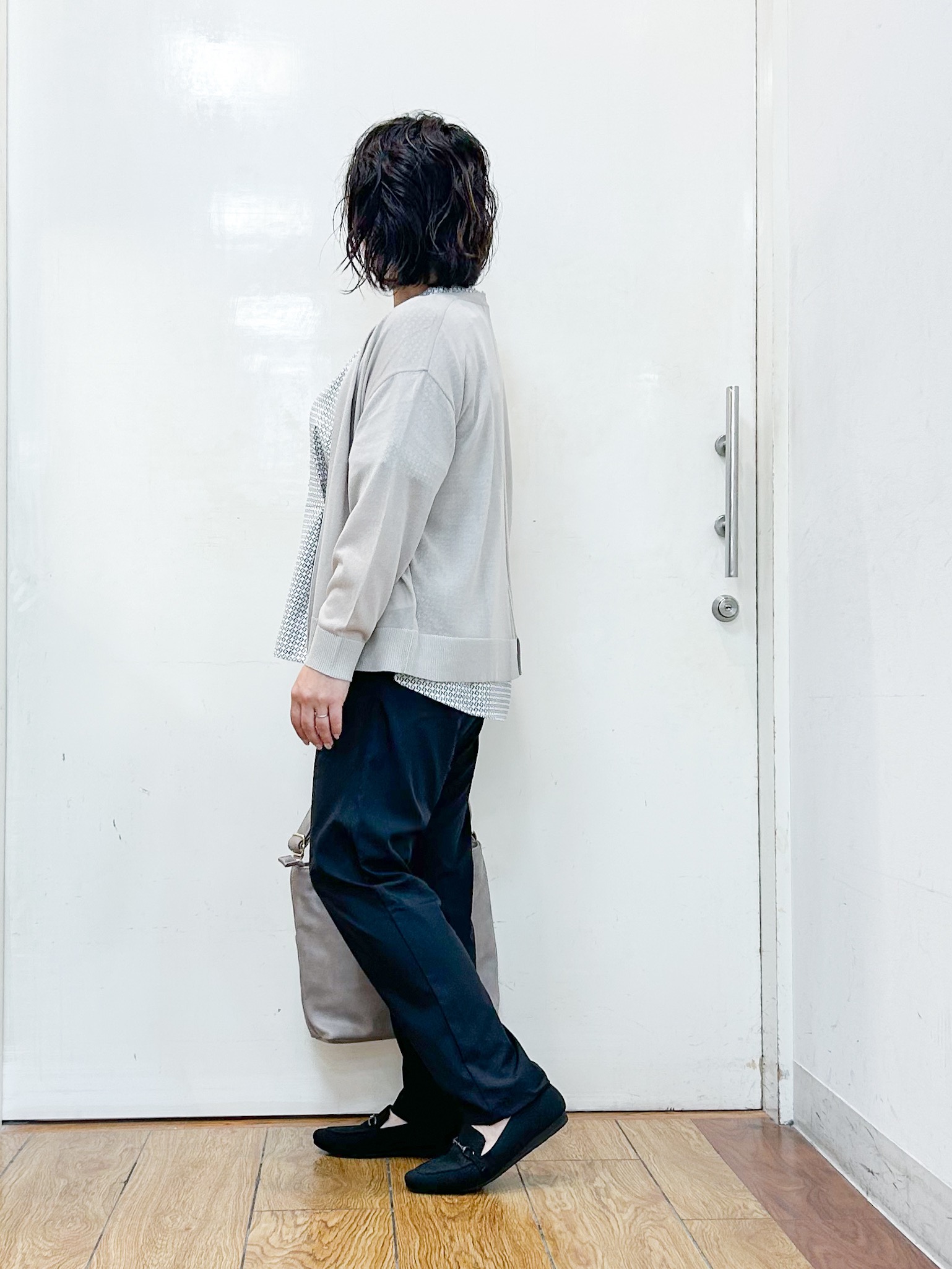 haruさんの「SHOO･LA･RUE｜【洗濯機可/S-LL】オンにもオフにも マルチに使えるボタンレスカーディガン」を使ったコーディネート
