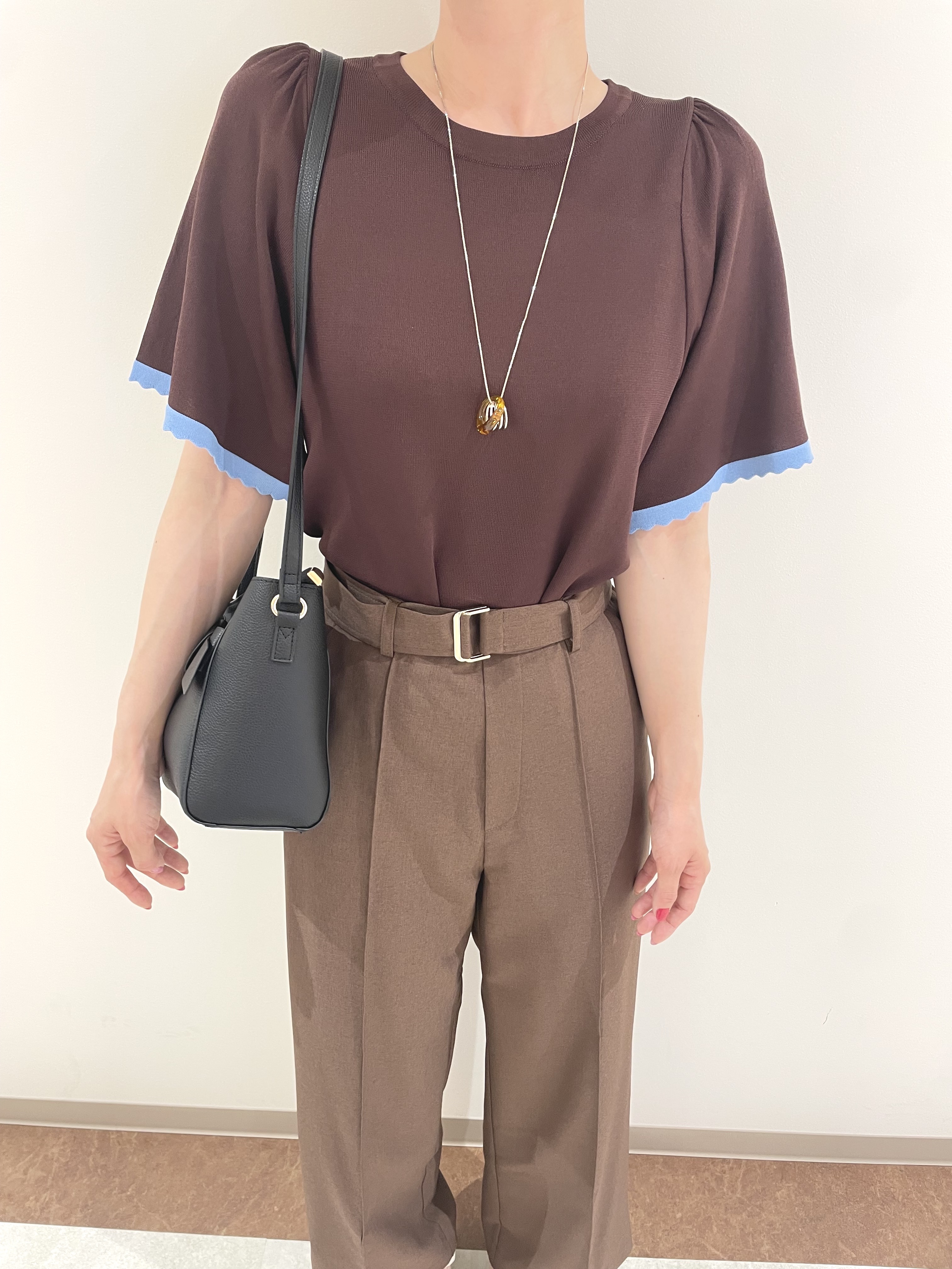ちいはちさんの「grove｜高評価！【シリーズ累計36万枚！名品ニット】やわらかドライタッチ スカラップスリーブニット」を使ったコーディネート