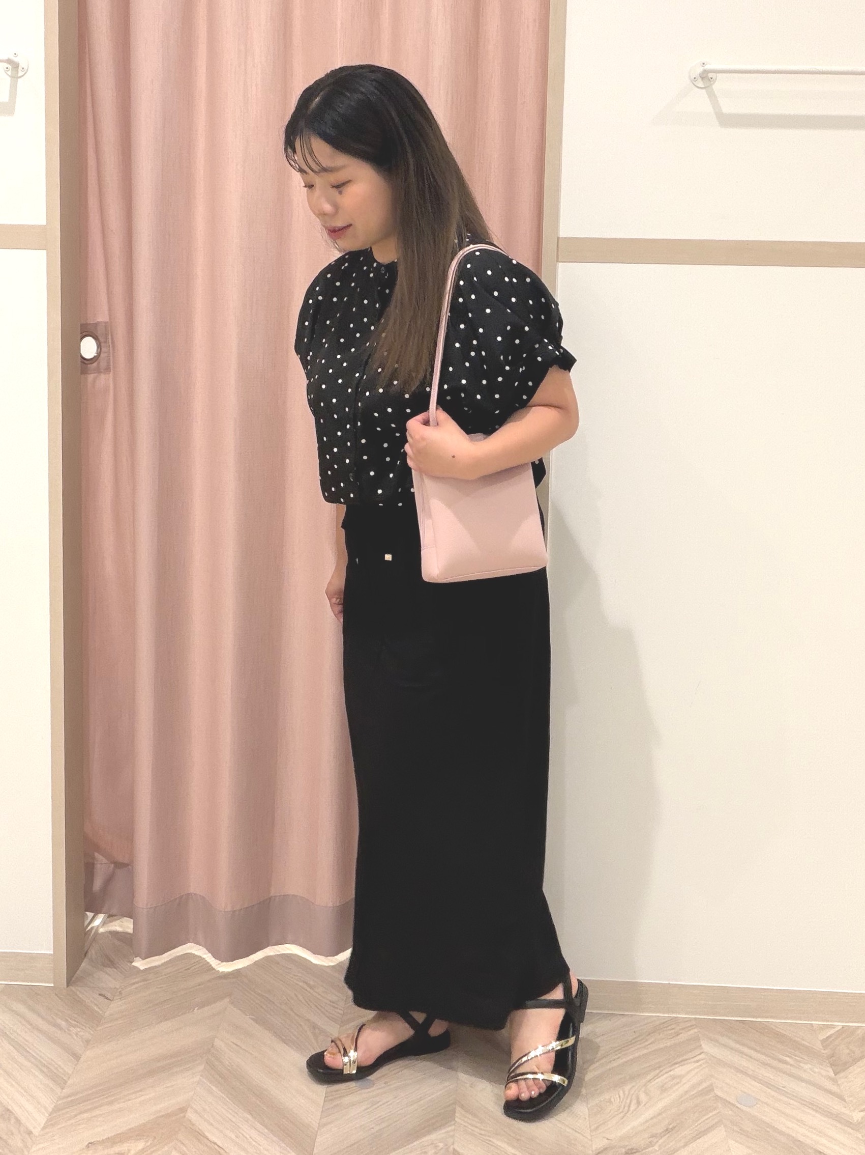 まちゃんなちゃんさんの「SHOO･LA･RUE｜【洗濯機可／洗濯後しわになりにくい】大人の甘さをプラスする ドット柄袖タックブラウス」を使ったコーディネート