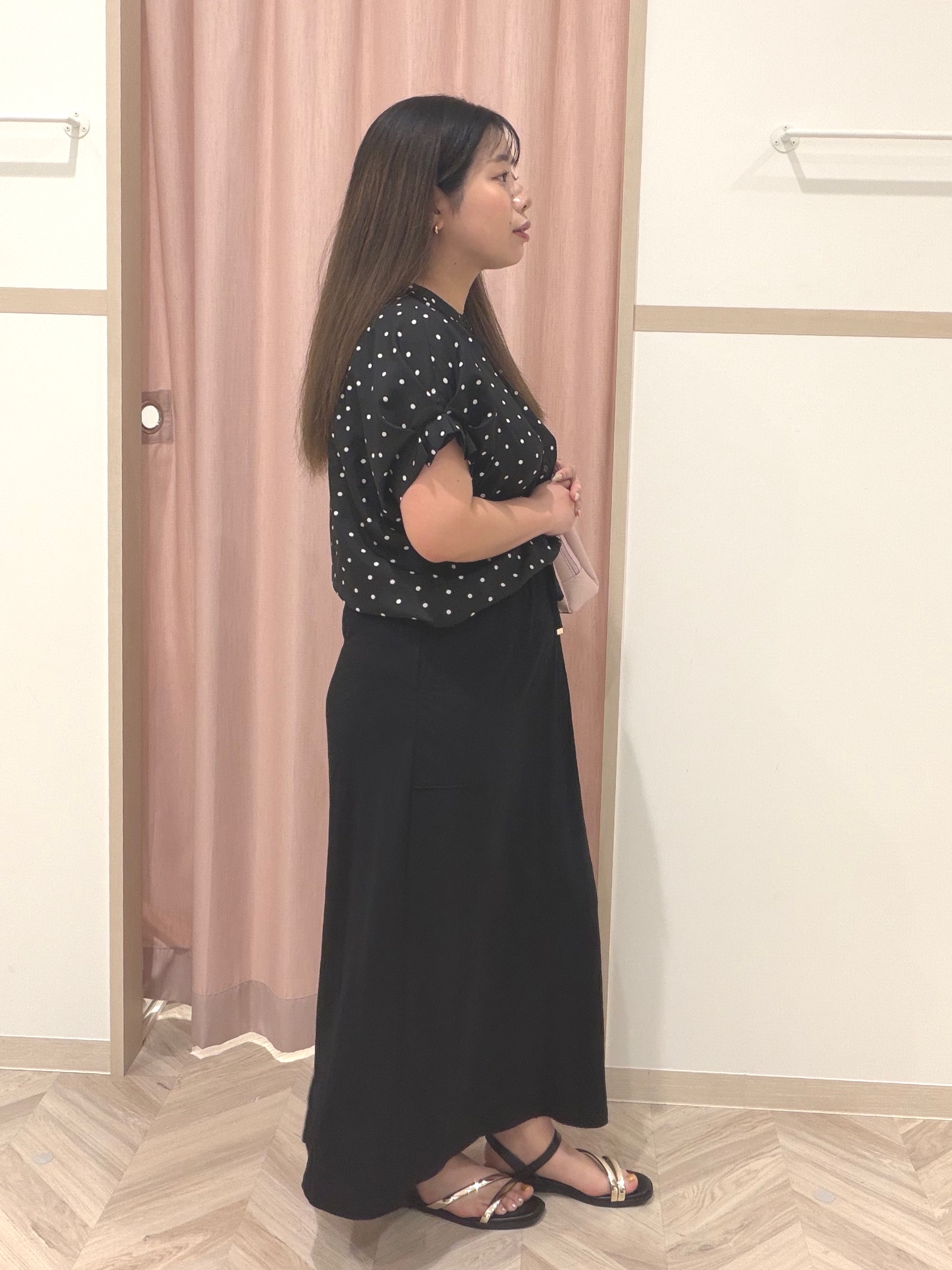 まちゃんなちゃんさんの「SHOO･LA･RUE｜【洗濯機可／洗濯後しわになりにくい】大人の甘さをプラスする ドット柄袖タックブラウス」を使ったコーディネート
