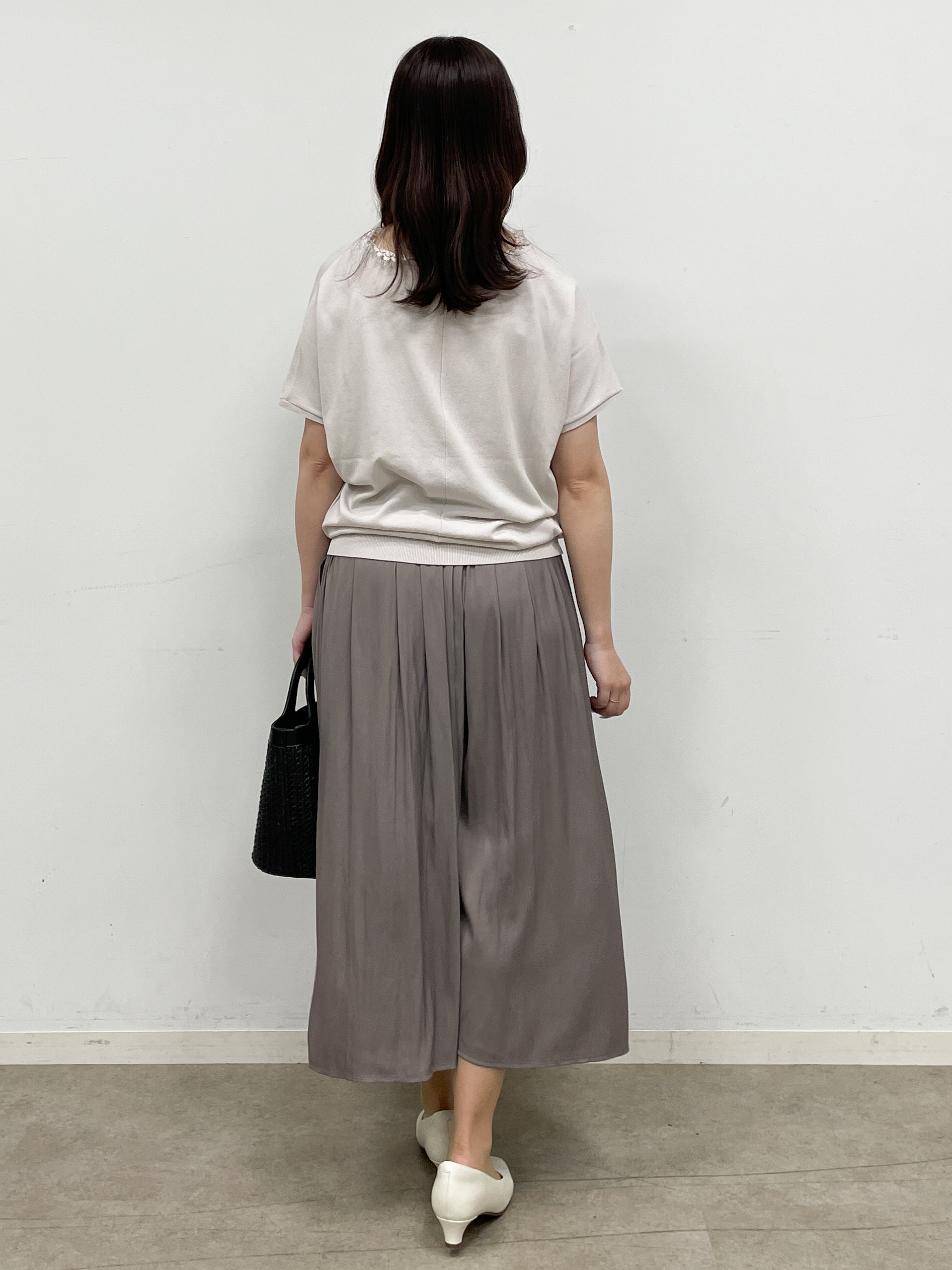 yukariさんの「Reflect｜【二の腕カバー／手洗い可】ネックレース フレンチスリーブニット」を使ったコーディネート