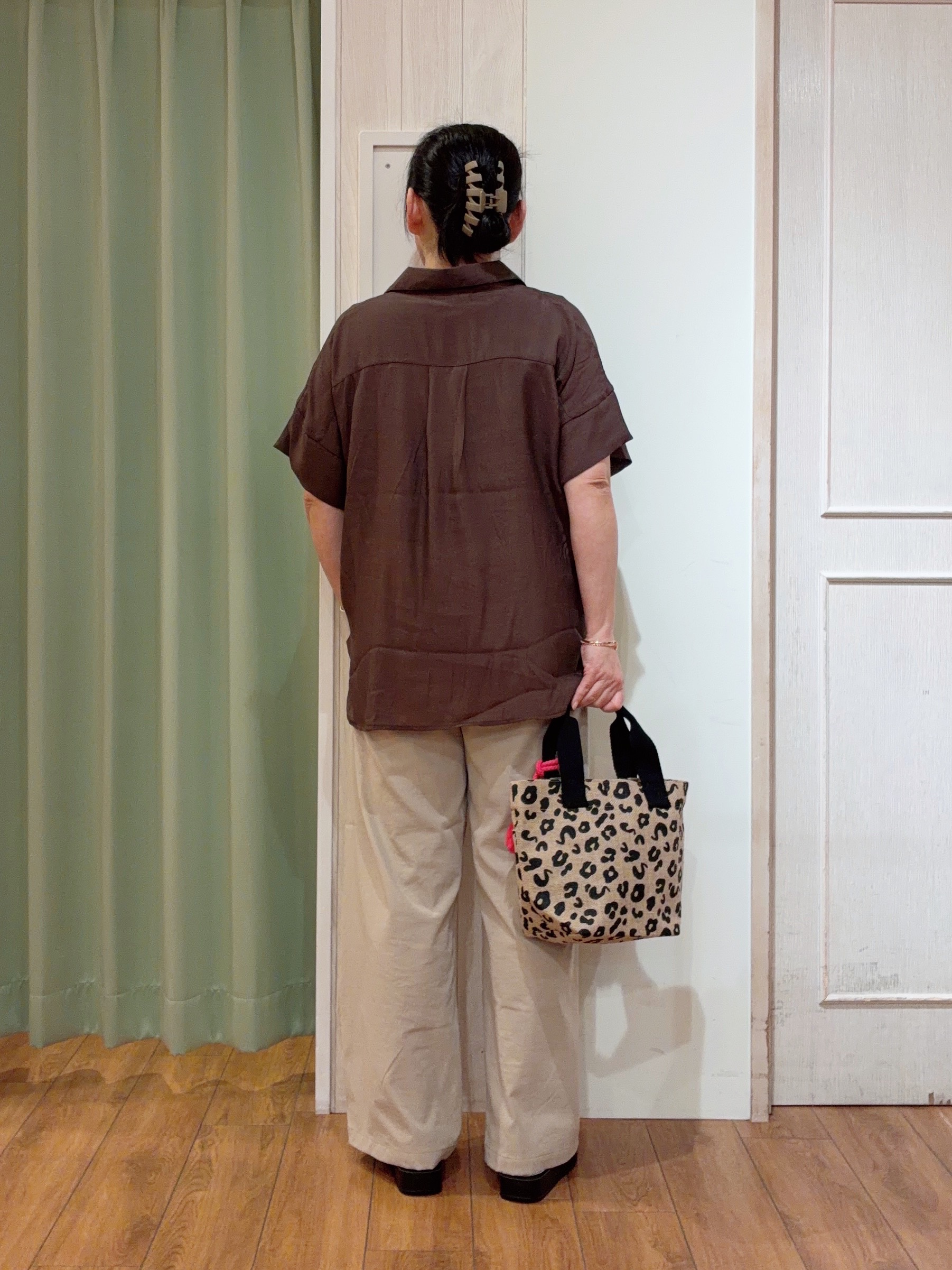 ke-yさんの「SHOO･LA･RUE｜【2点セット/S-LL/洗濯機可】時短でコーデ決まる スラブスキッパーシャツ＋タンクトップ」を使ったコーディネート