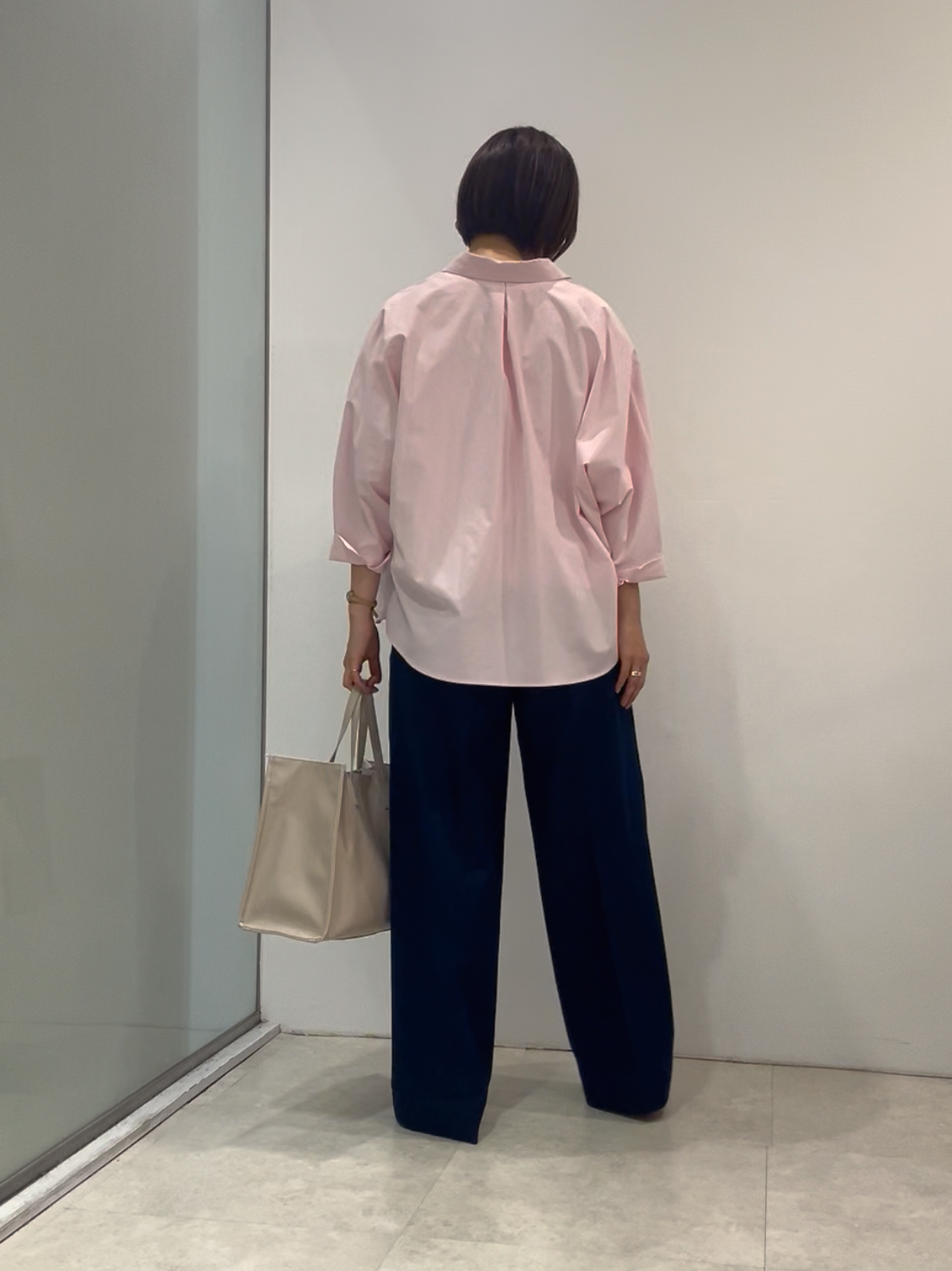 まどかさんの「UNTITLED｜【接触冷感/吸水速乾/UVカット】ドルマンスリーブシャツ」を使ったコーディネート