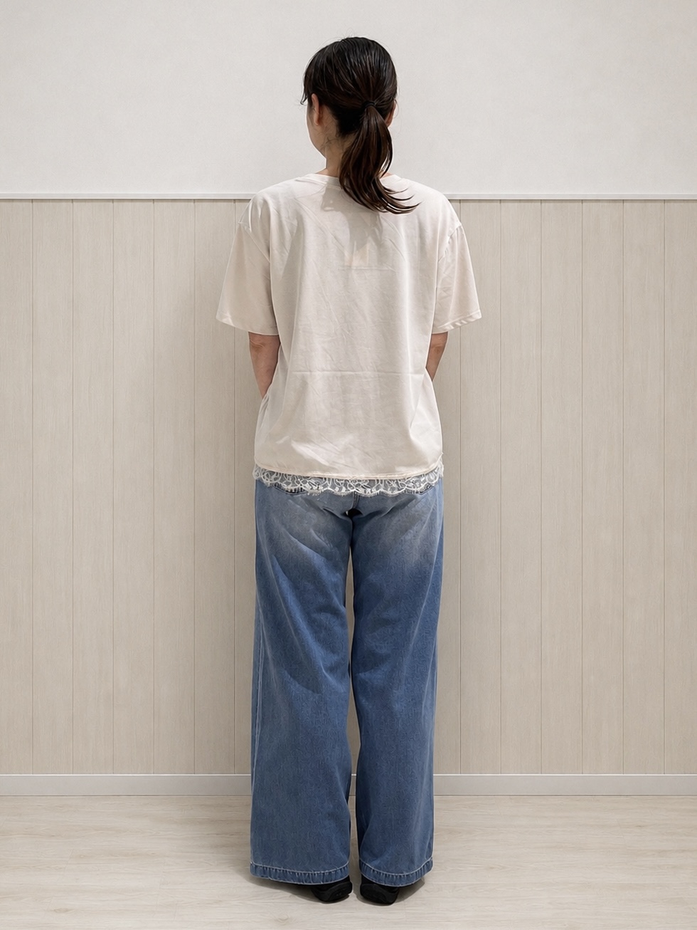 まつみさんの「SHOO･LA･RUE｜【UV/S-LL/洗濯機可】真夏に着たい裾レースが女性らしさをプラスする プリントアソートTシャツ」を使ったコーディネート