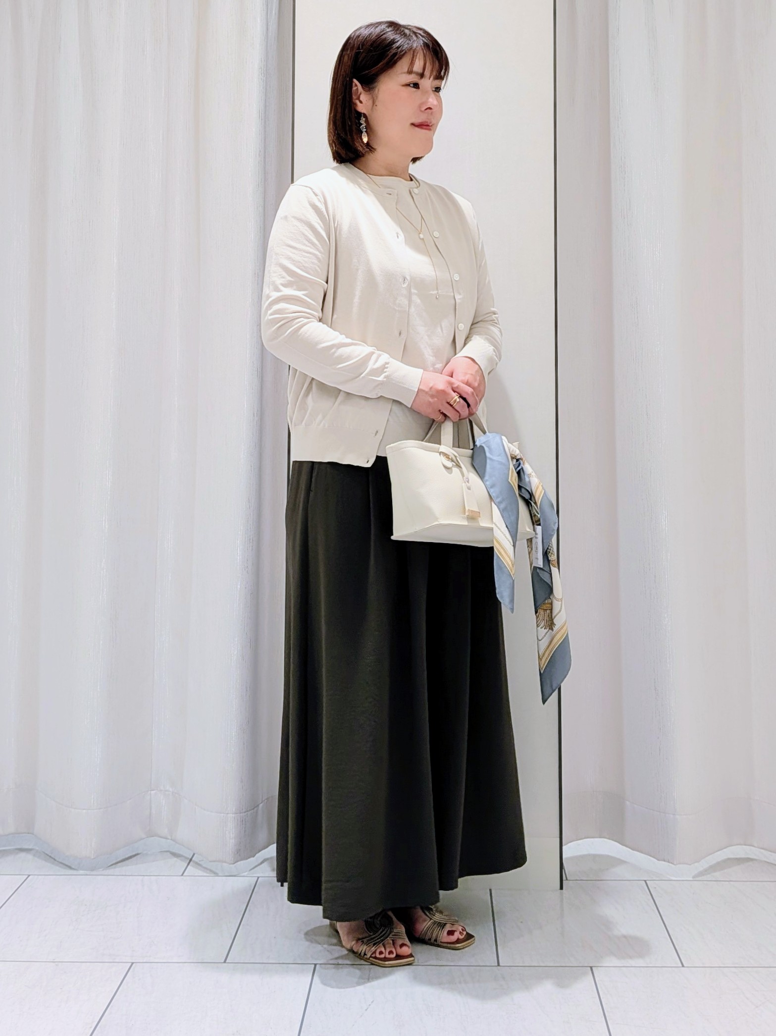 Onumaさんの「UNTITLED｜◆【9色展開/アンサンブル可】コットンクルーネックカーディガン」を使ったコーディネート