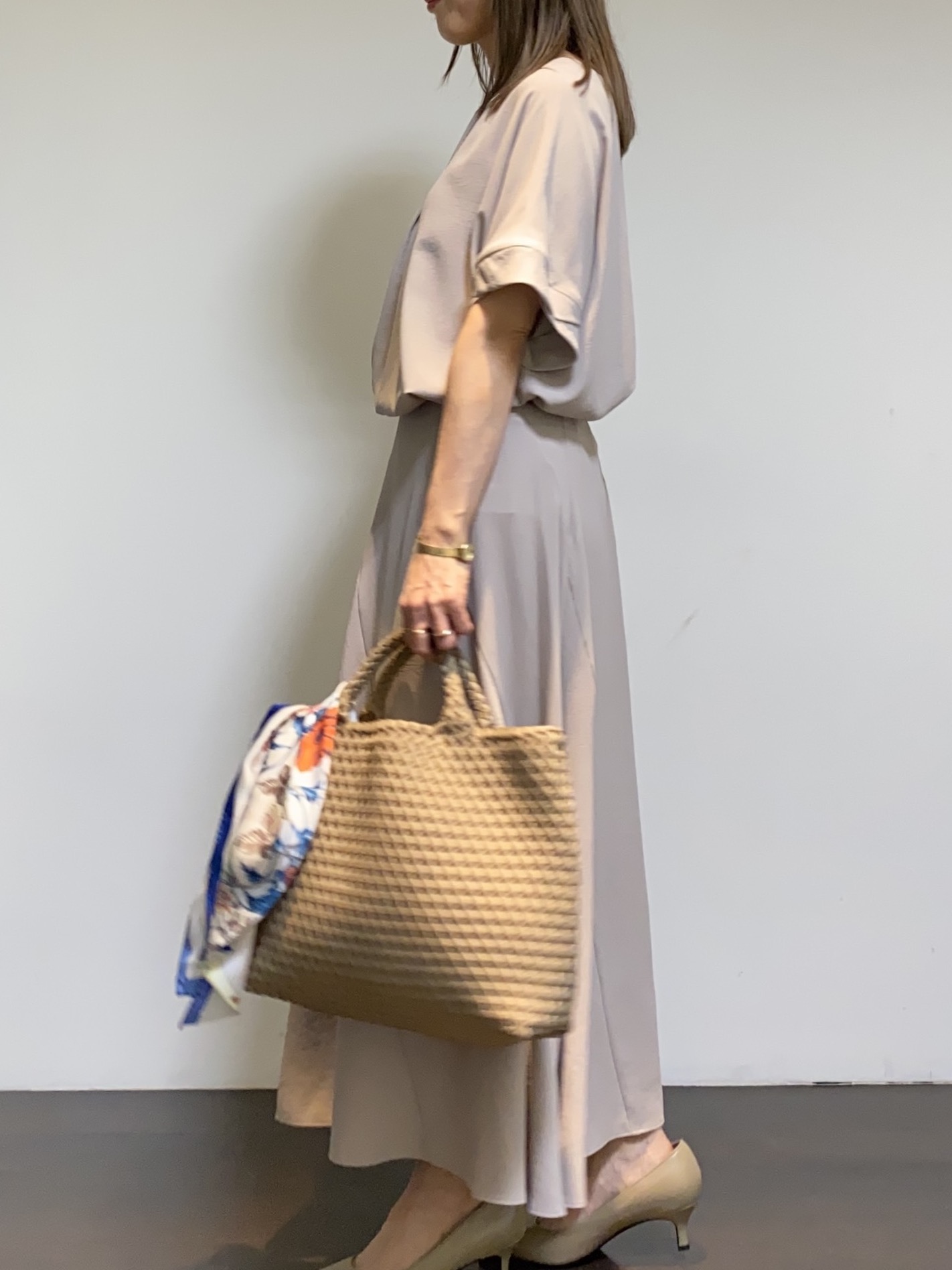 tomoさんの「UNTITLED｜【セットアップ可/UVカット/前後2WAY】リラクシーフレンチスリーブブラウス」を使ったコーディネート