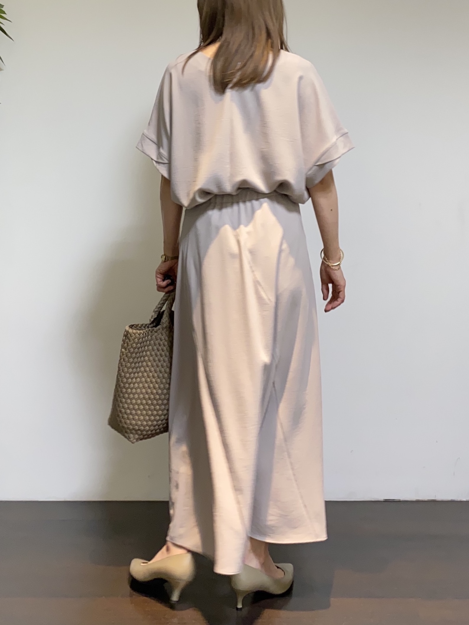 tomoさんの「UNTITLED｜【セットアップ可/UVカット/前後2WAY】リラクシーフレンチスリーブブラウス」を使ったコーディネート