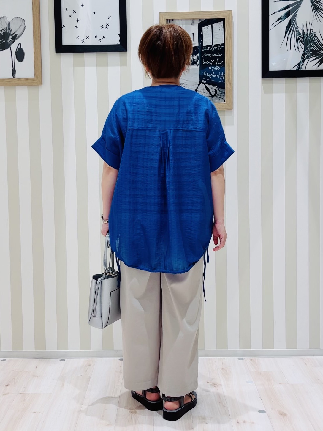 ma_miさんの「SHOO･LA･RUE｜【高レビュー/体型カバー】インせず着られる スキッパー裾リボンブラウス」を使ったコーディネート