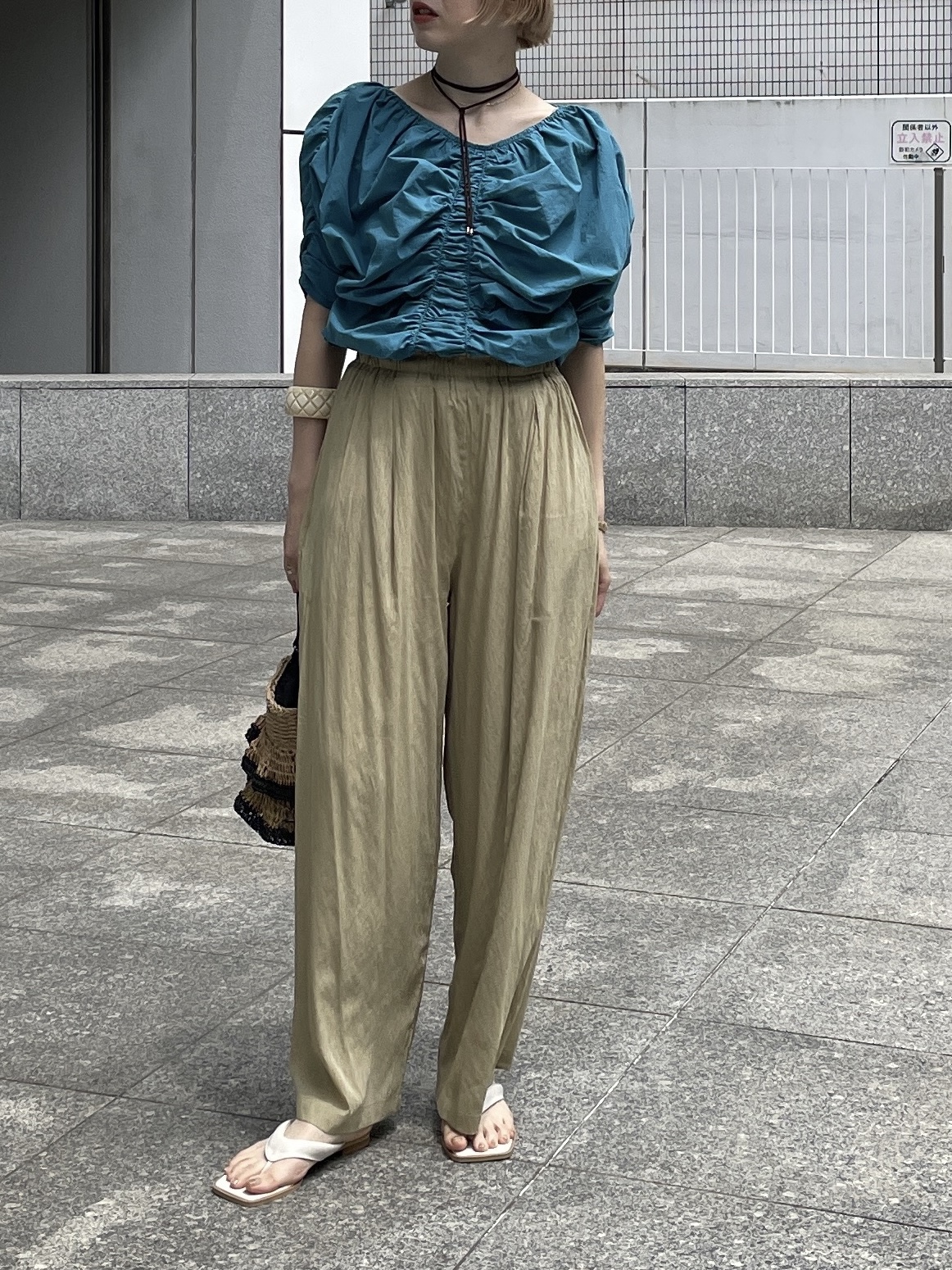 mikuさんの「INDIVI｜シャーリングオフショルブラウス」を使ったコーディネート