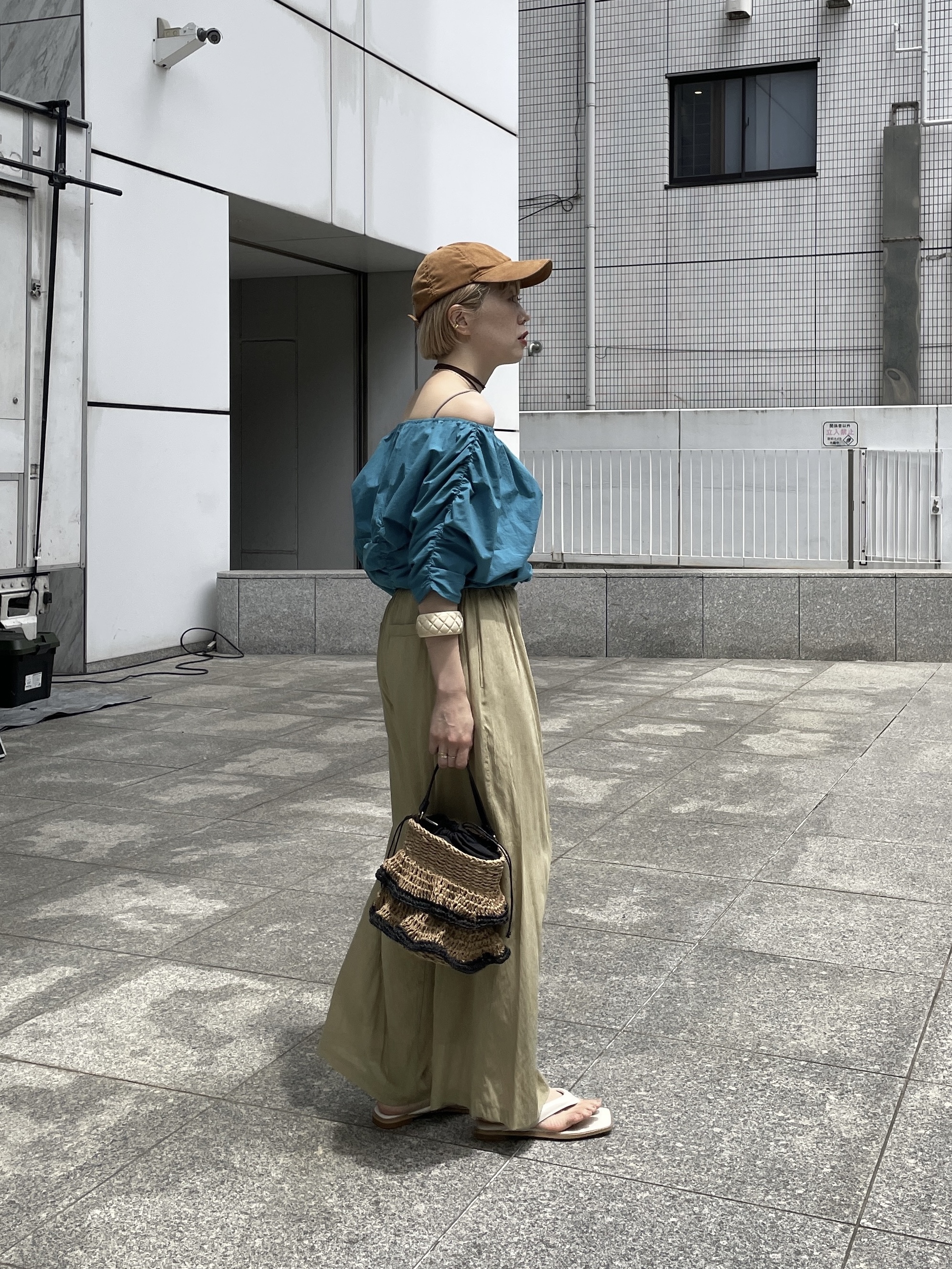 mikuさんの「INDIVI｜シャーリングオフショルブラウス」を使ったコーディネート