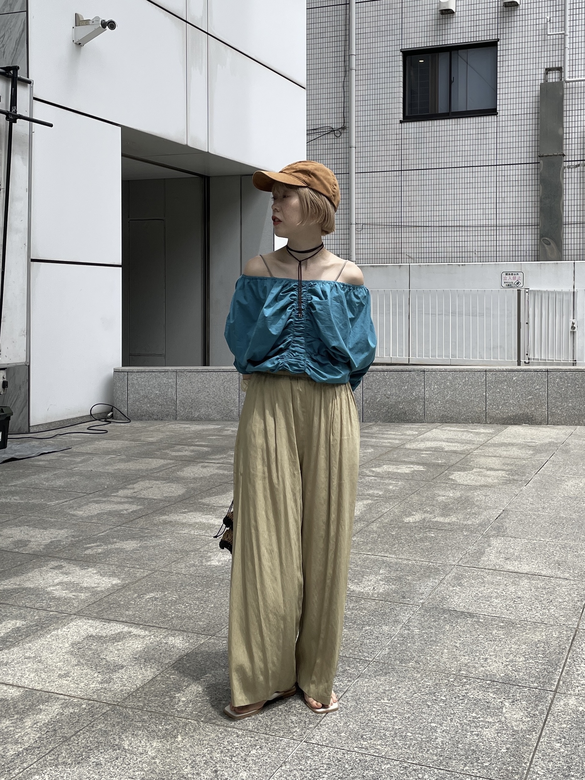mikuさんの「INDIVI｜シャーリングオフショルブラウス」を使ったコーディネート