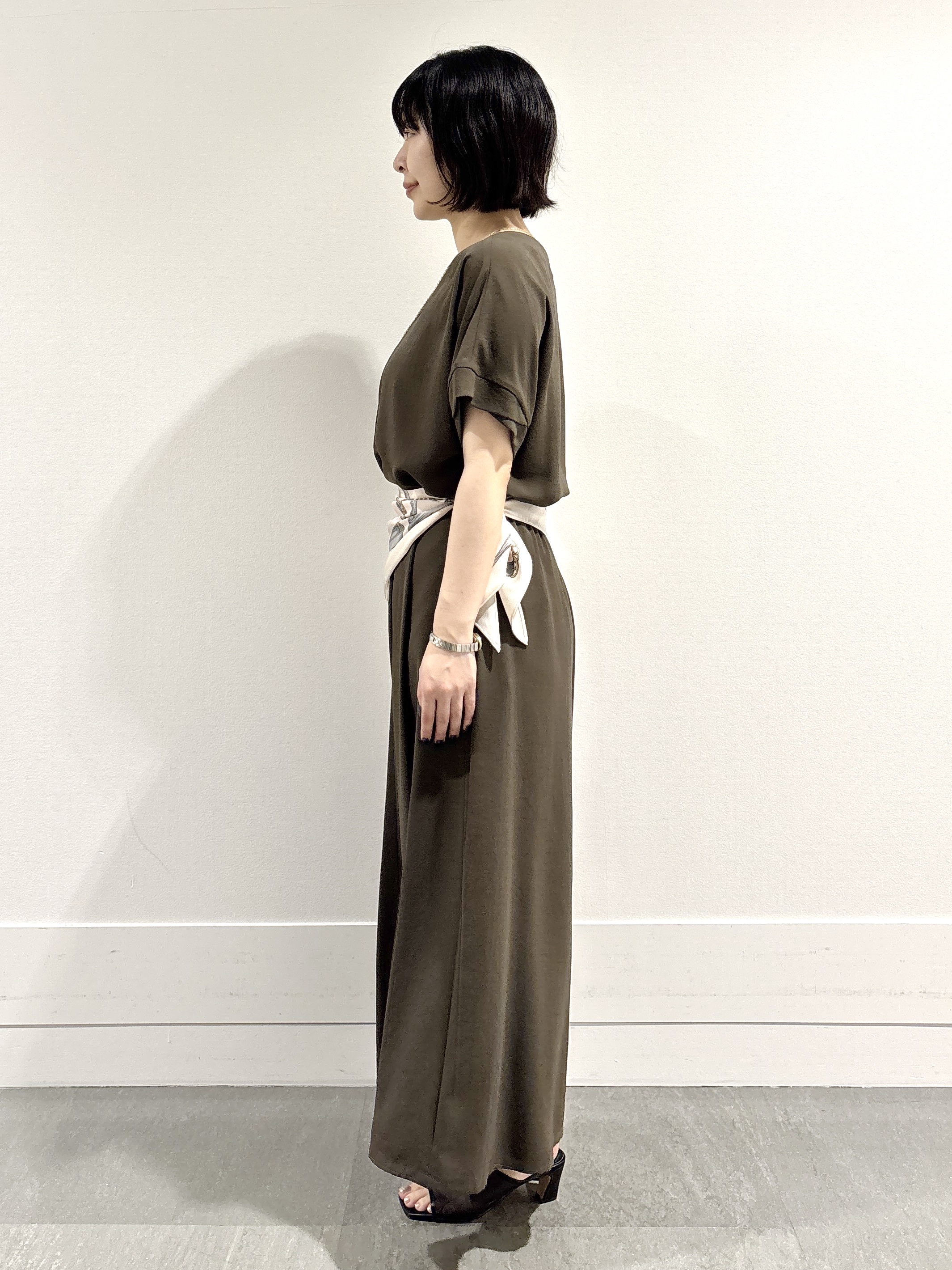 モエカさんの「UNTITLED｜【セットアップ可/UVカット/前後2WAY】リラクシーフレンチスリーブブラウス」を使ったコーディネート