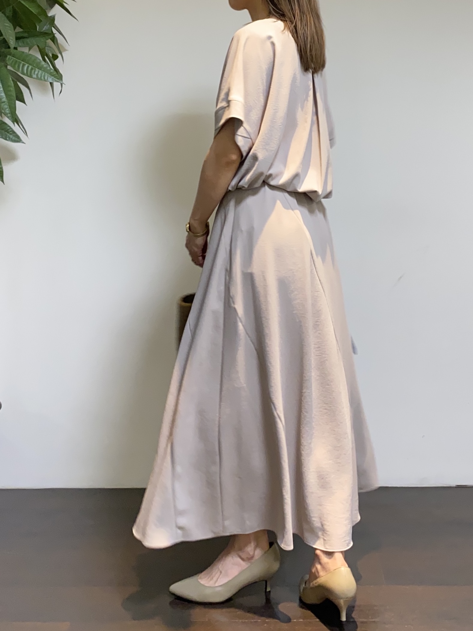 tomoさんの「UNTITLED｜【セットアップ可/UVカット/前後2WAY】リラクシーフレンチスリーブブラウス」を使ったコーディネート