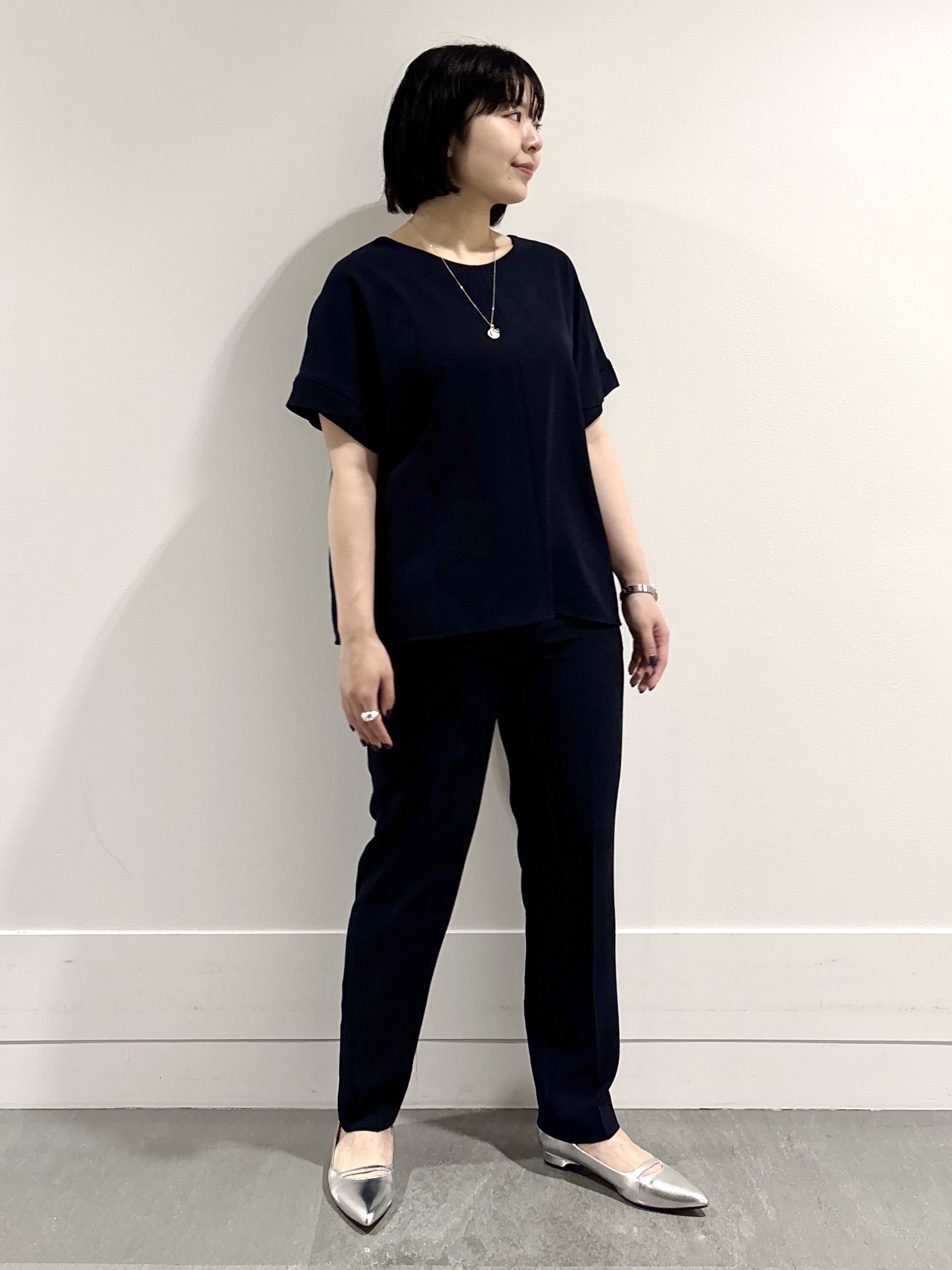 モエカさんの「UNTITLED｜【セットアップ可/UVカット/前後2WAY】リラクシーフレンチスリーブブラウス」を使ったコーディネート
