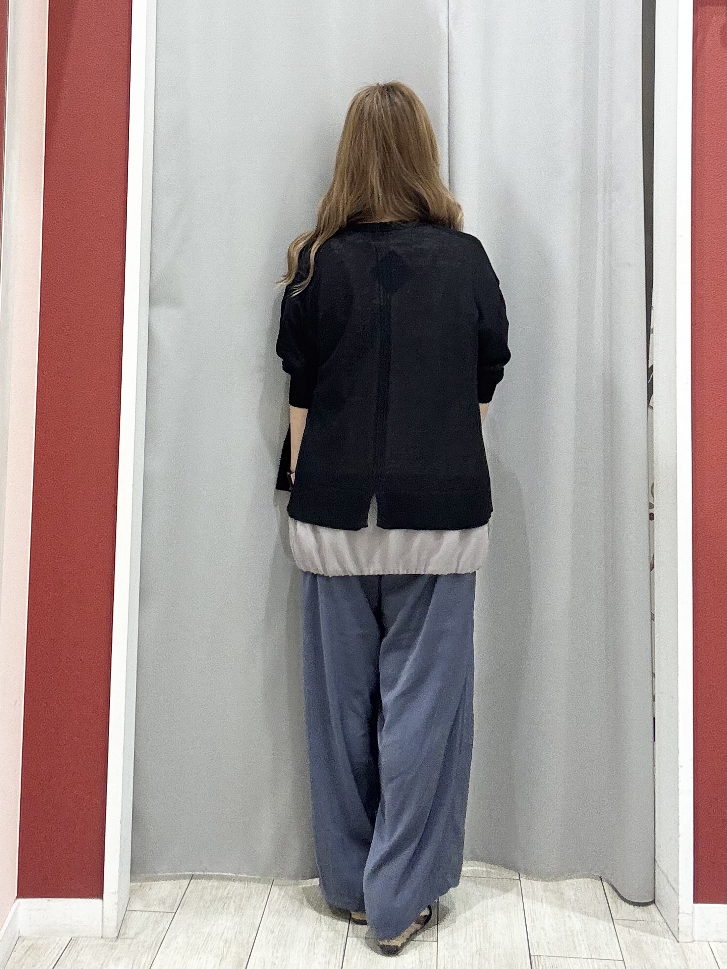 shioさんの「SHOO･LA･RUE｜【洗濯機可/S-LL】オンにもオフにも マルチに使えるボタンレスカーディガン」を使ったコーディネート