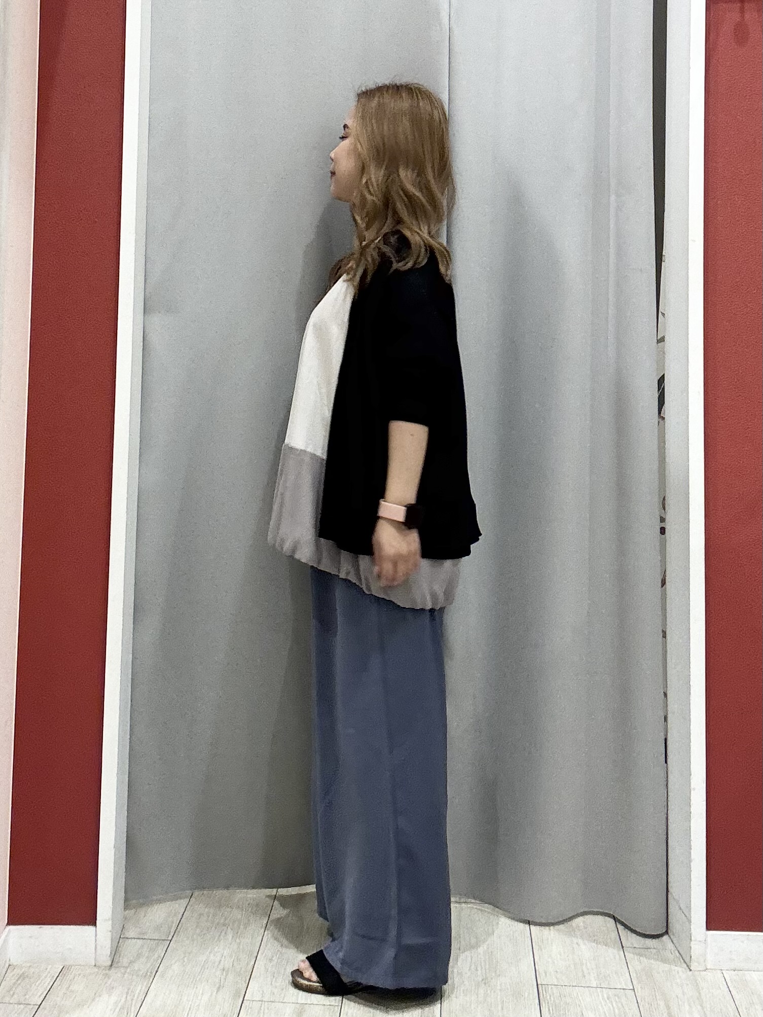 shioさんの「SHOO･LA･RUE｜【洗濯機可/S-LL】オンにもオフにも マルチに使えるボタンレスカーディガン」を使ったコーディネート