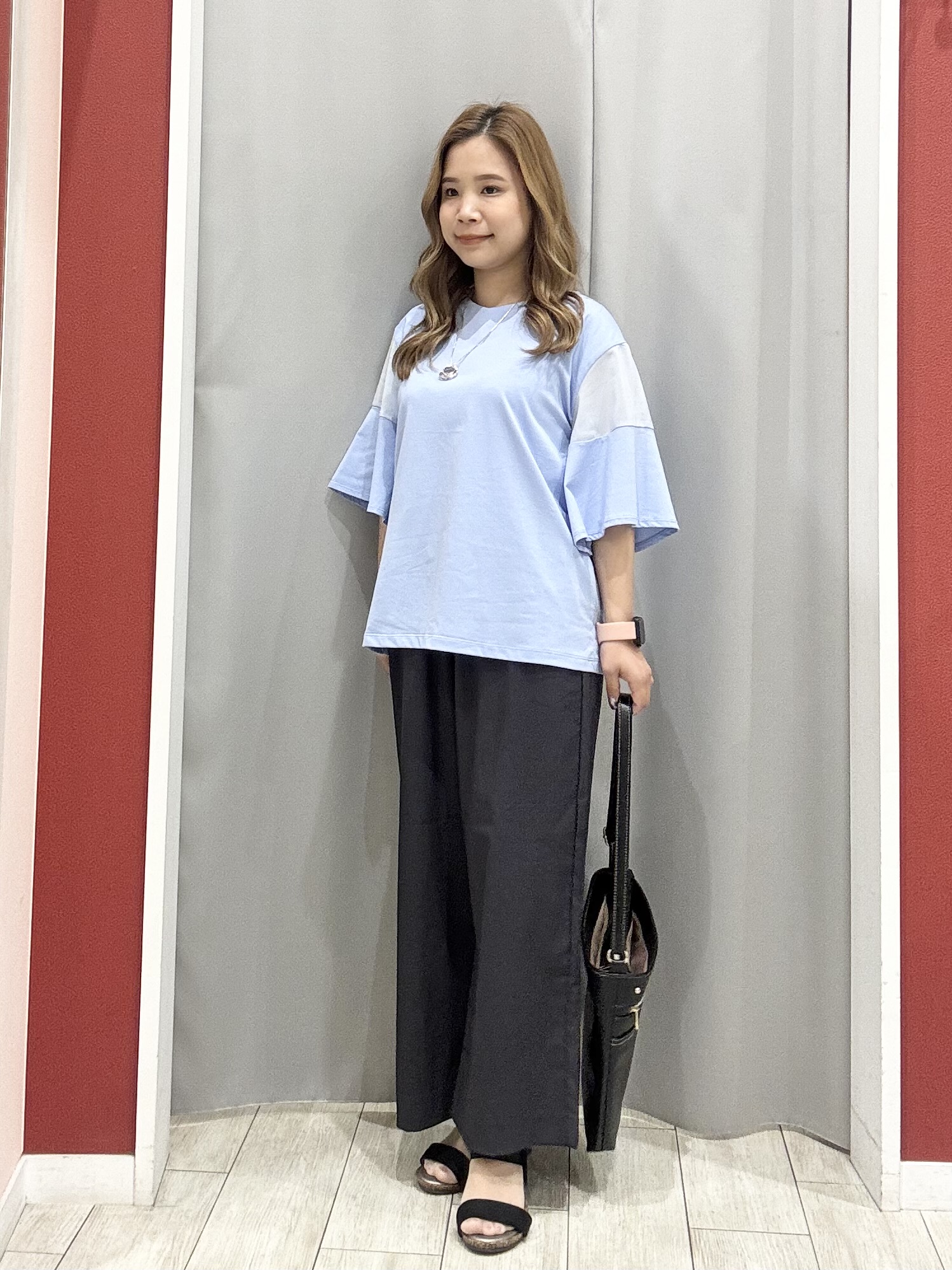 shioさんの「SHOO･LA･RUE｜【洗濯機可/S-LL】程よいVネックですっきり魅せる ジップアップ 7分袖シアーカーディガン」を使ったコーディネート