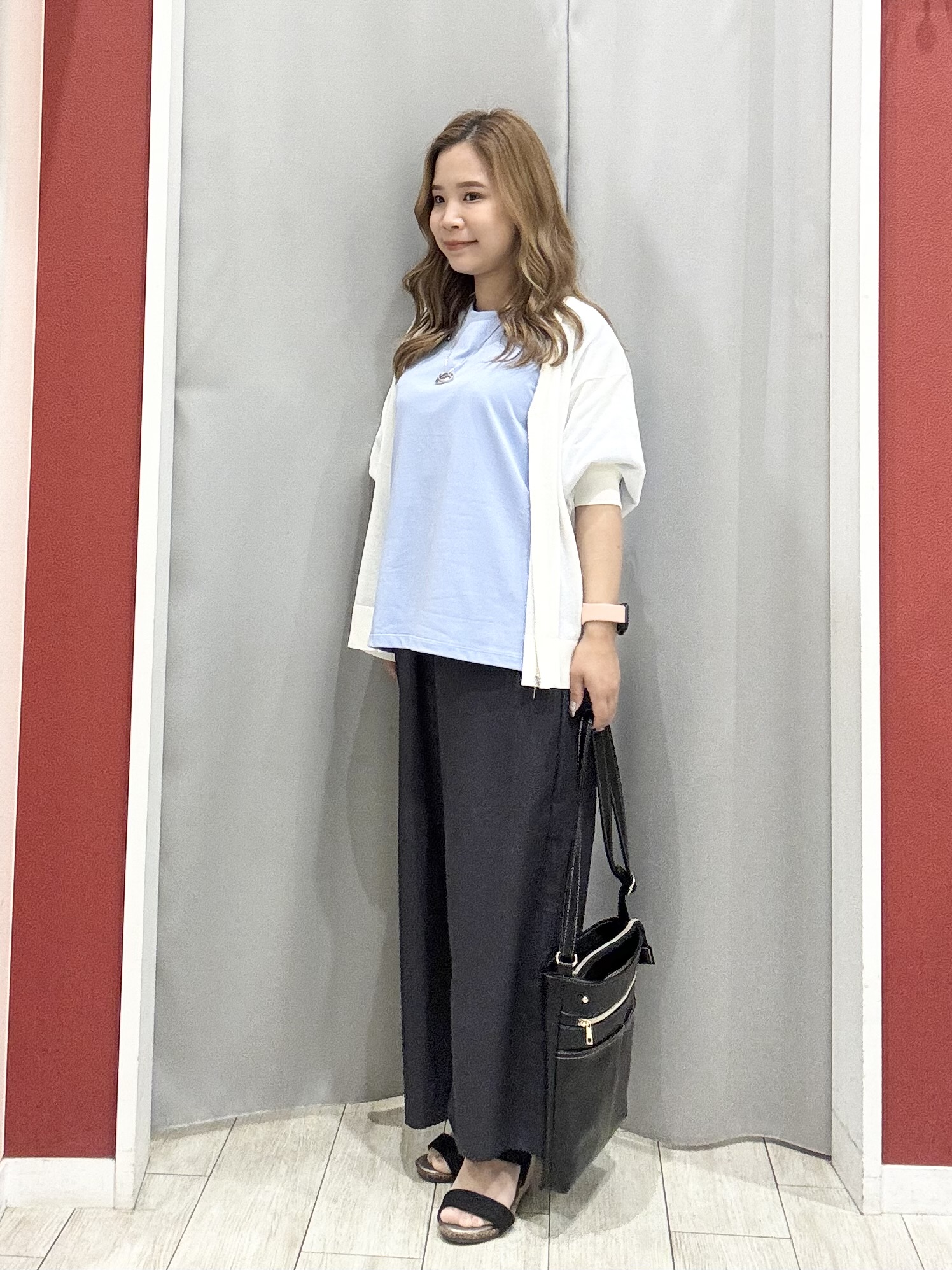 shioさんの「SHOO･LA･RUE｜【洗濯機可/S-LL】程よいVネックですっきり魅せる ジップアップ 7分袖シアーカーディガン」を使ったコーディネート