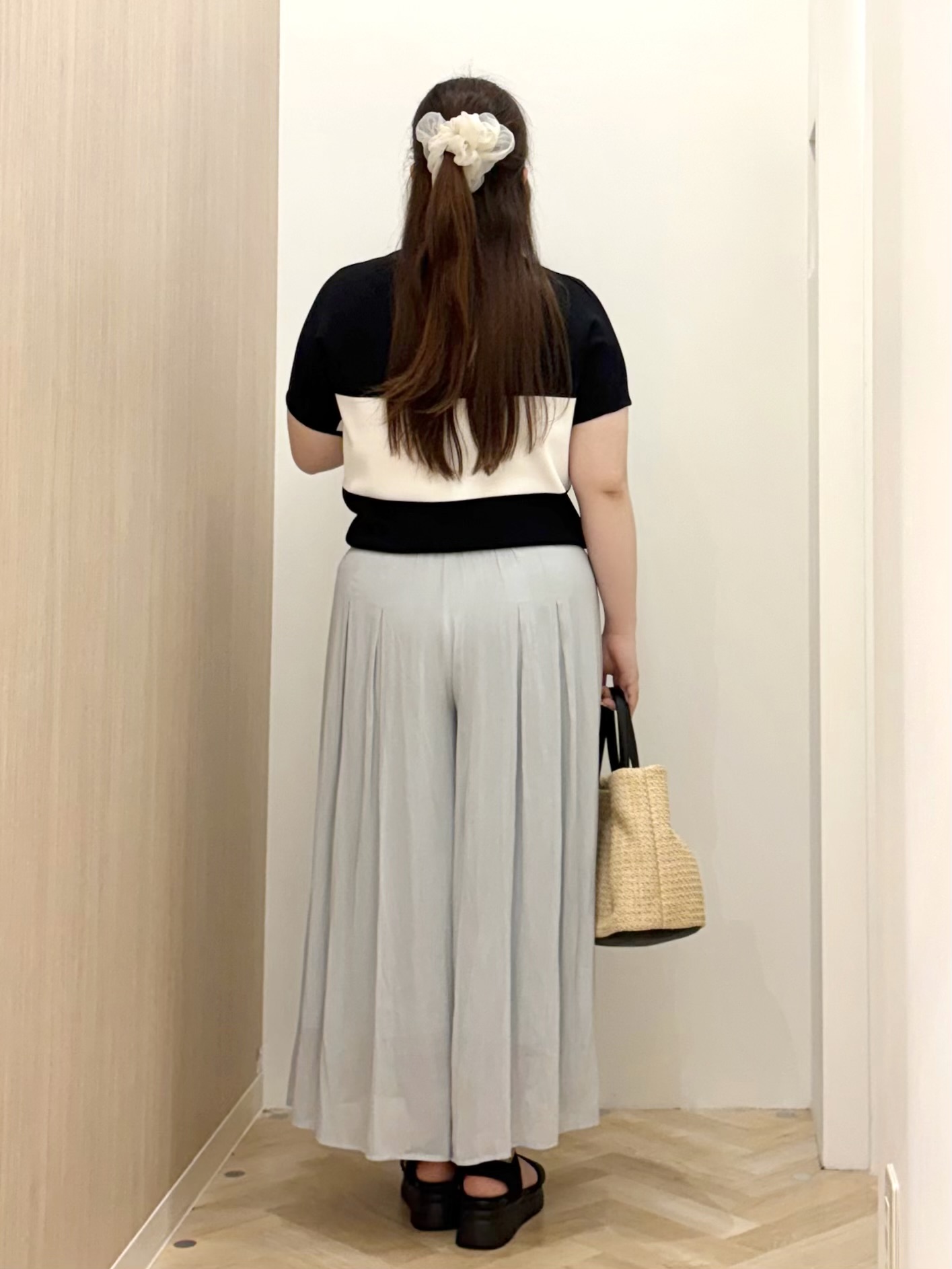 akariさんの「grove｜【シリーズ累計36万枚！名品ニット】やわらかドライタッチ ドルマンニット」を使ったコーディネート