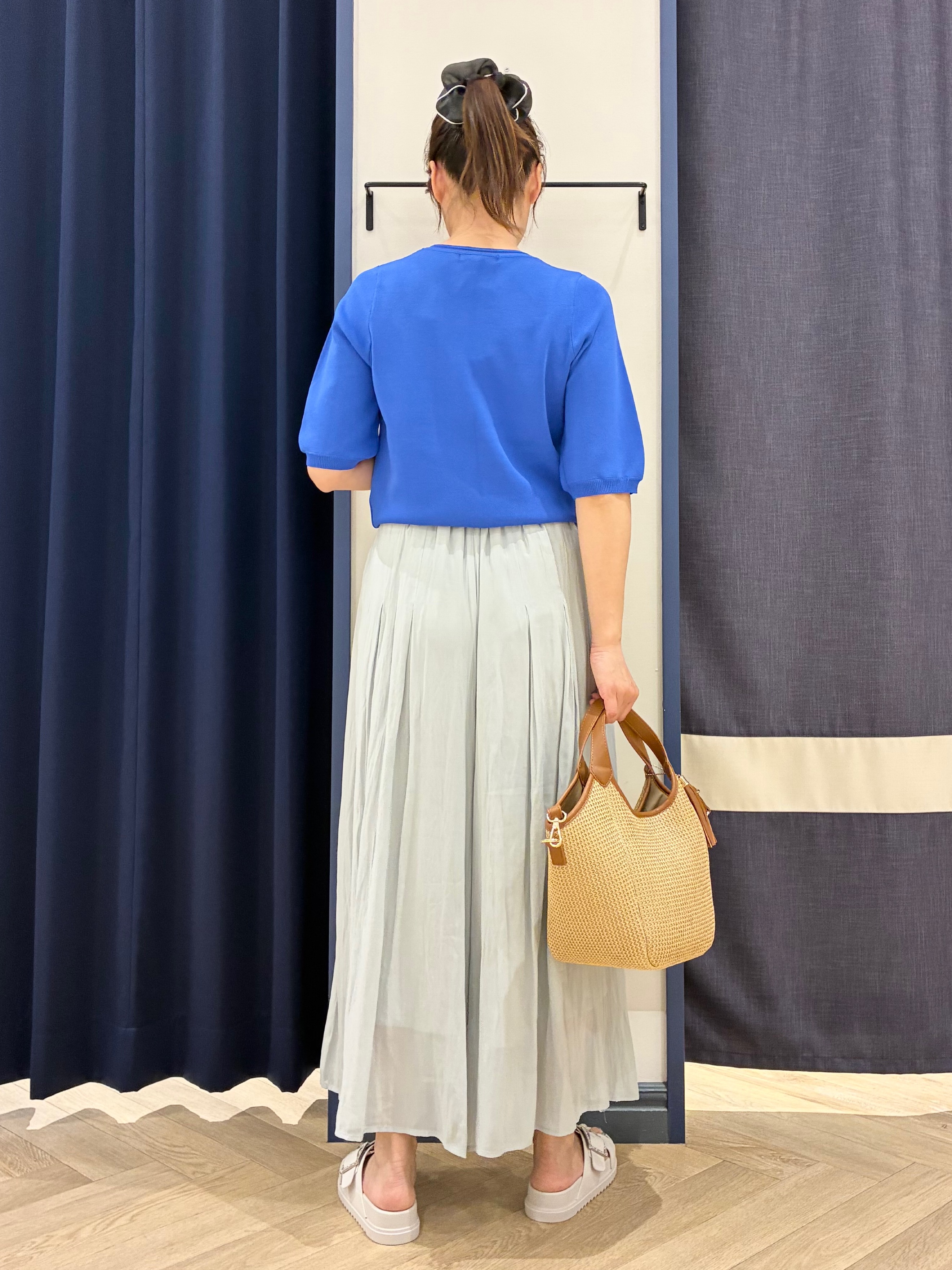 Orikaさんの「grove｜【シリーズ累計36万枚/UVカット・ひんやり・洗濯機OK】やわらかドライタッチ 五分袖クルーネックニ」を使ったコーディネート