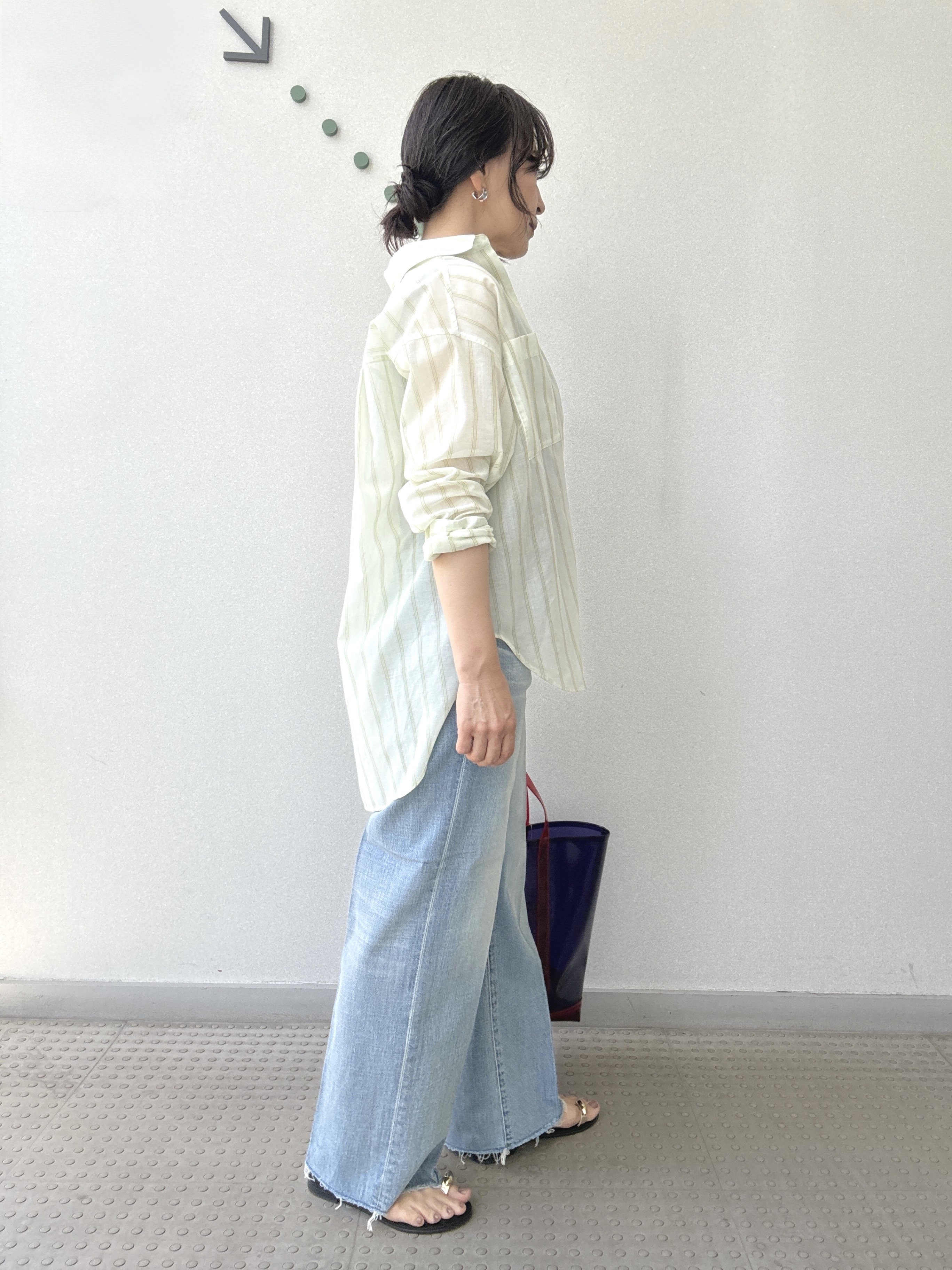 kawamuraさんの「DRESSTERIOR｜シアー ストライプシャツ」を使ったコーディネート