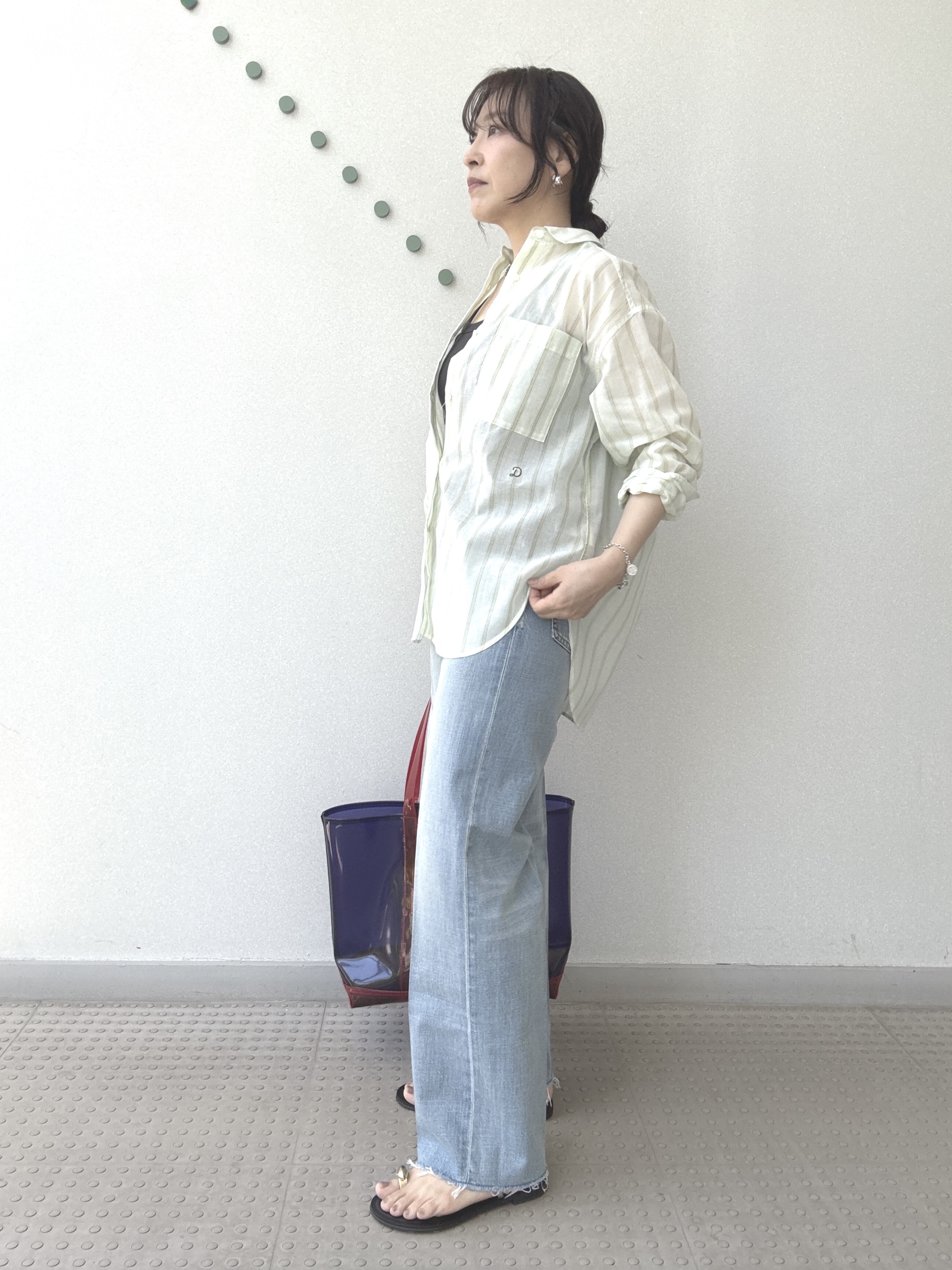 kawamuraさんの「DRESSTERIOR｜シアー ストライプシャツ」を使ったコーディネート