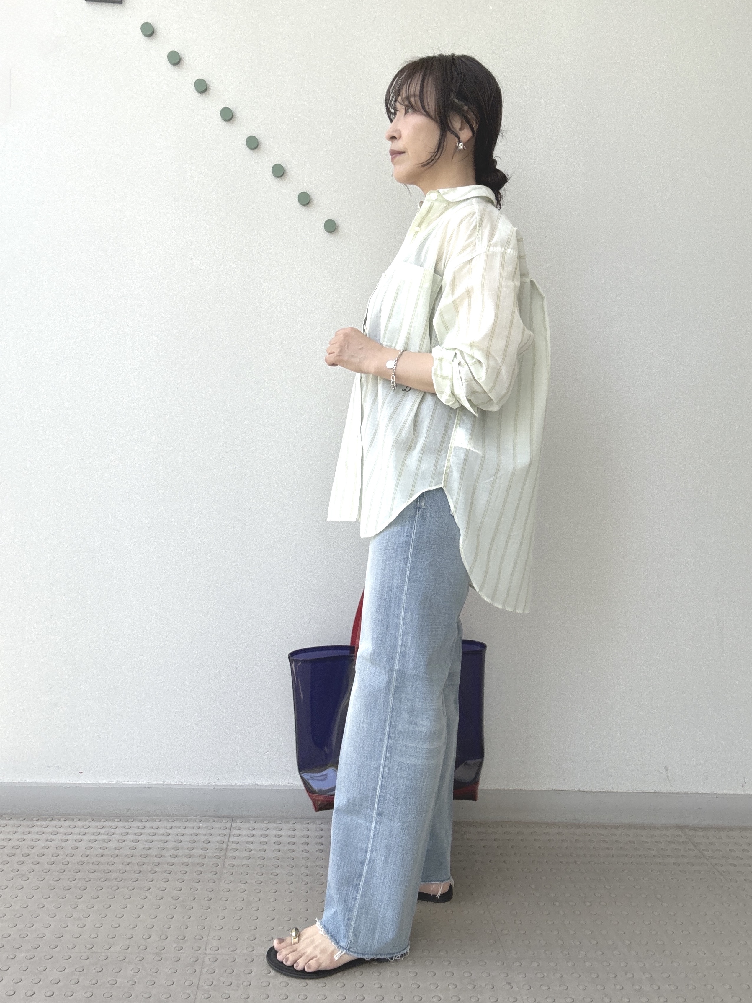 kawamuraさんの「DRESSTERIOR｜シアー ストライプシャツ」を使ったコーディネート