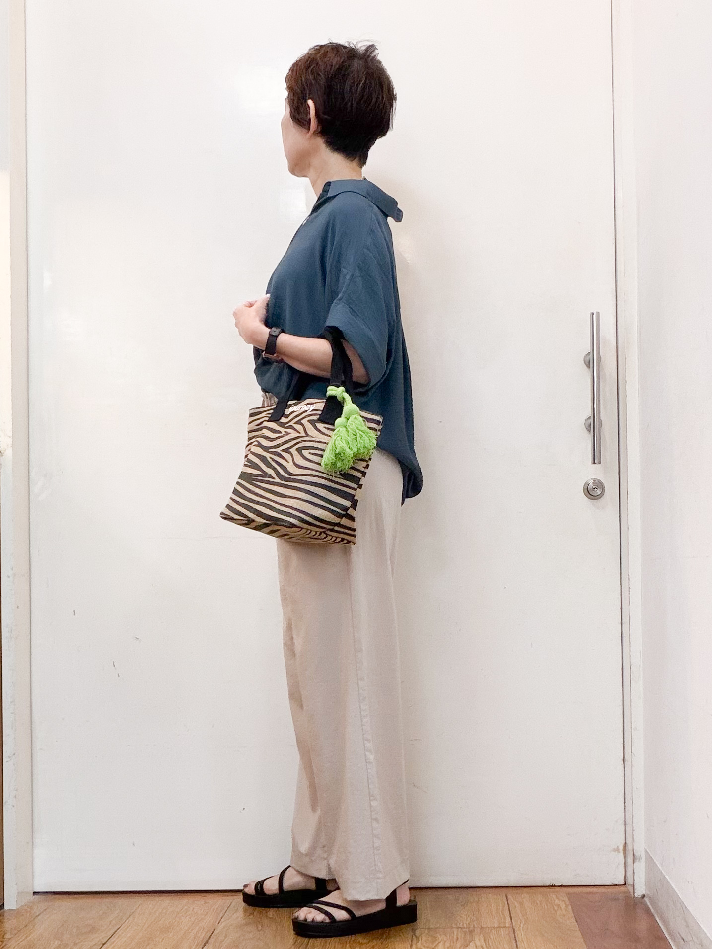 みぃさんの「SHOO･LA･RUE｜【S-LL/洗濯機可】インせず着られる 裾タック スキッパーシャツ」を使ったコーディネート
