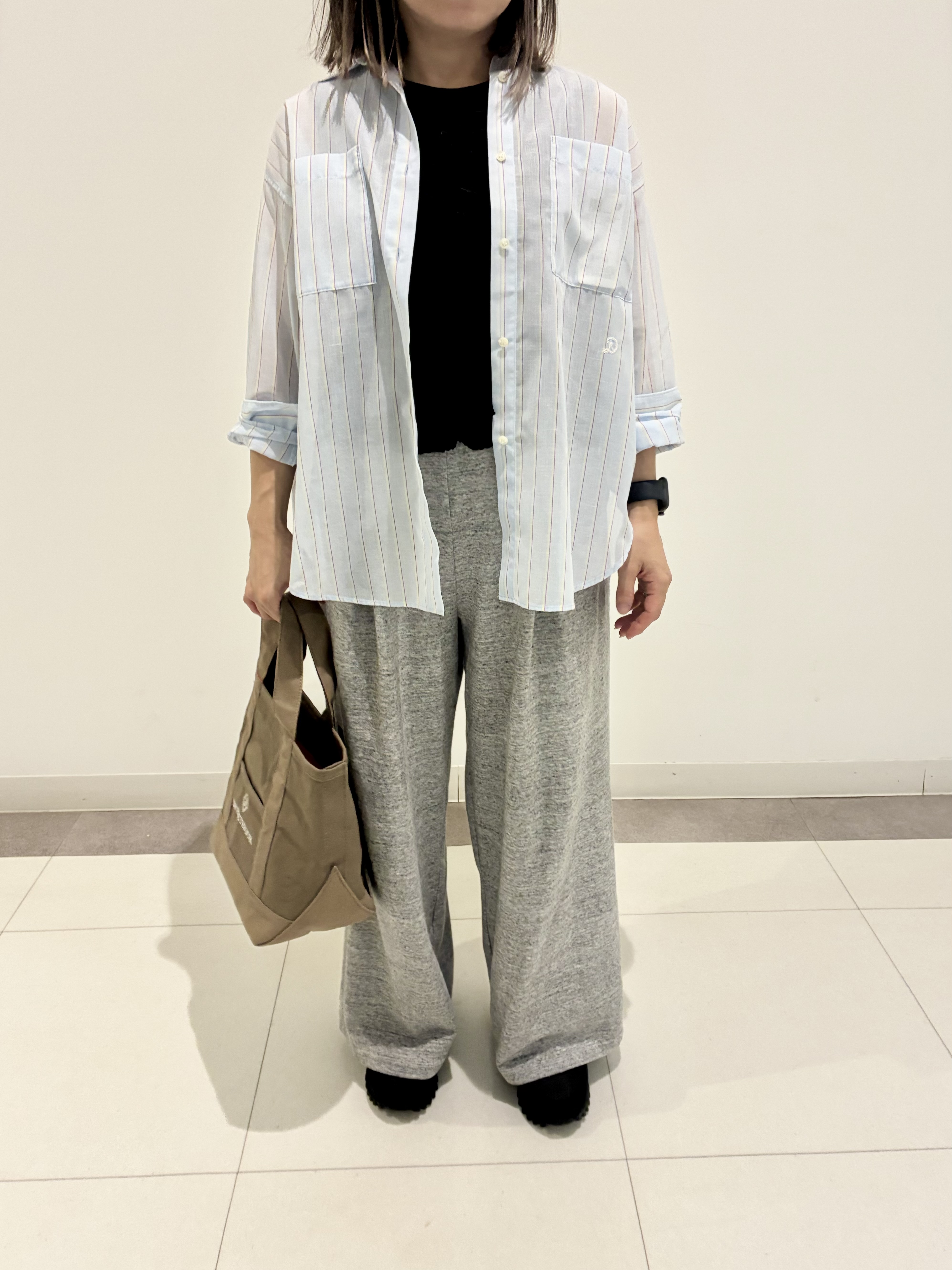 Reecoさんの「DRESSTERIOR｜シアー ストライプシャツ」を使ったコーディネート