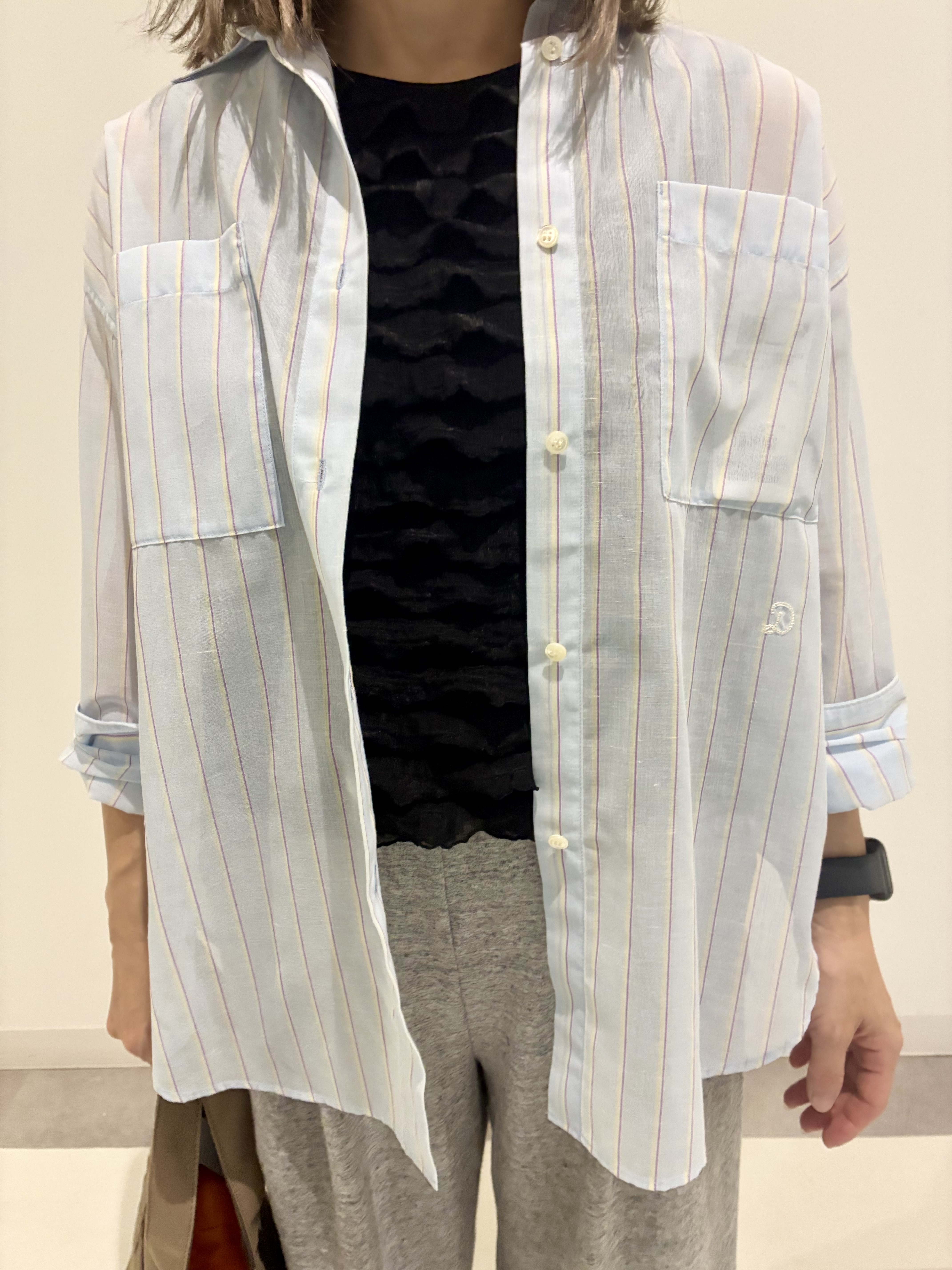Reecoさんの「DRESSTERIOR｜シアー ストライプシャツ」を使ったコーディネート