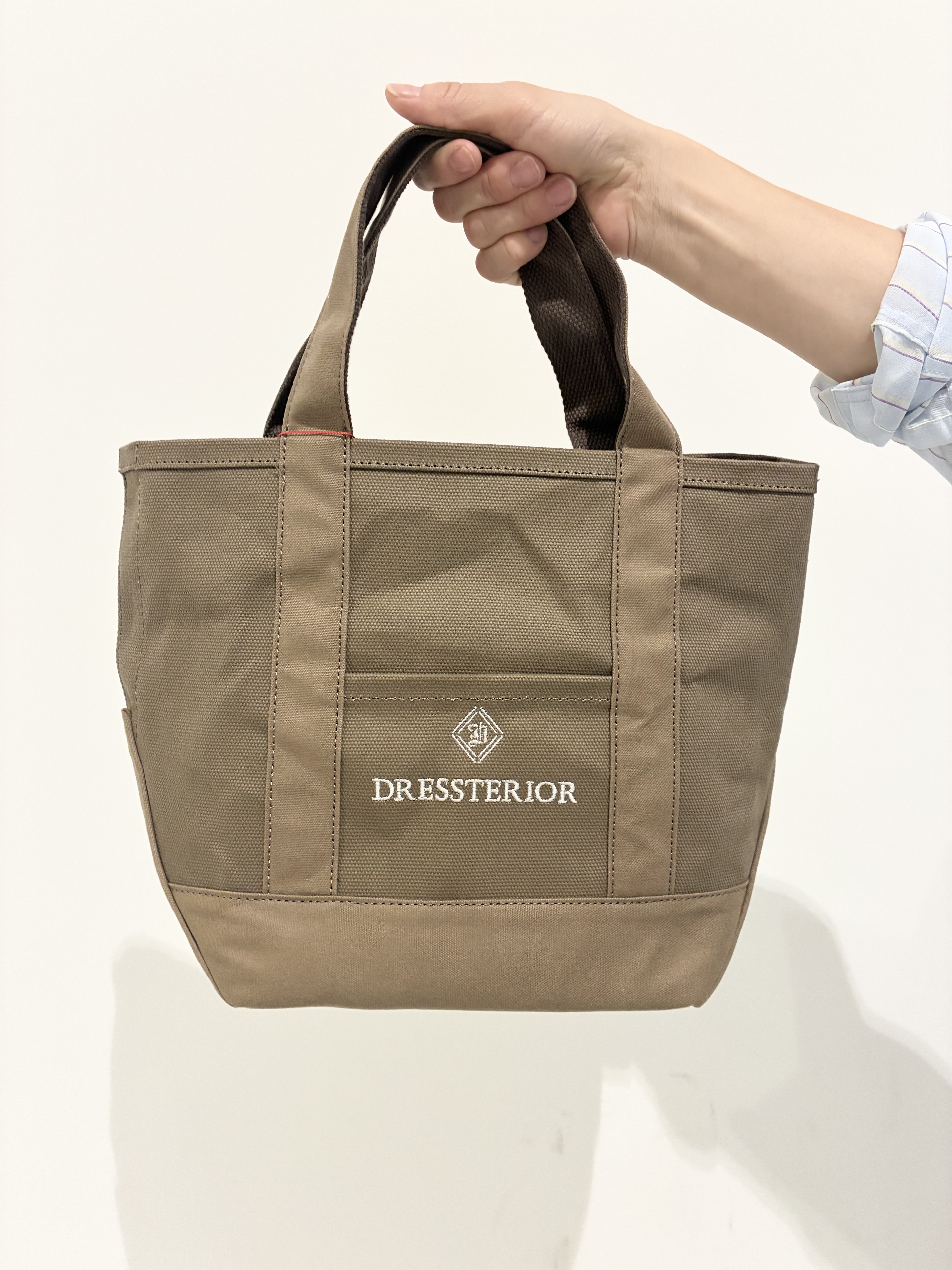 Reecoさんの「DRESSTERIOR｜シアー ストライプシャツ」を使ったコーディネート