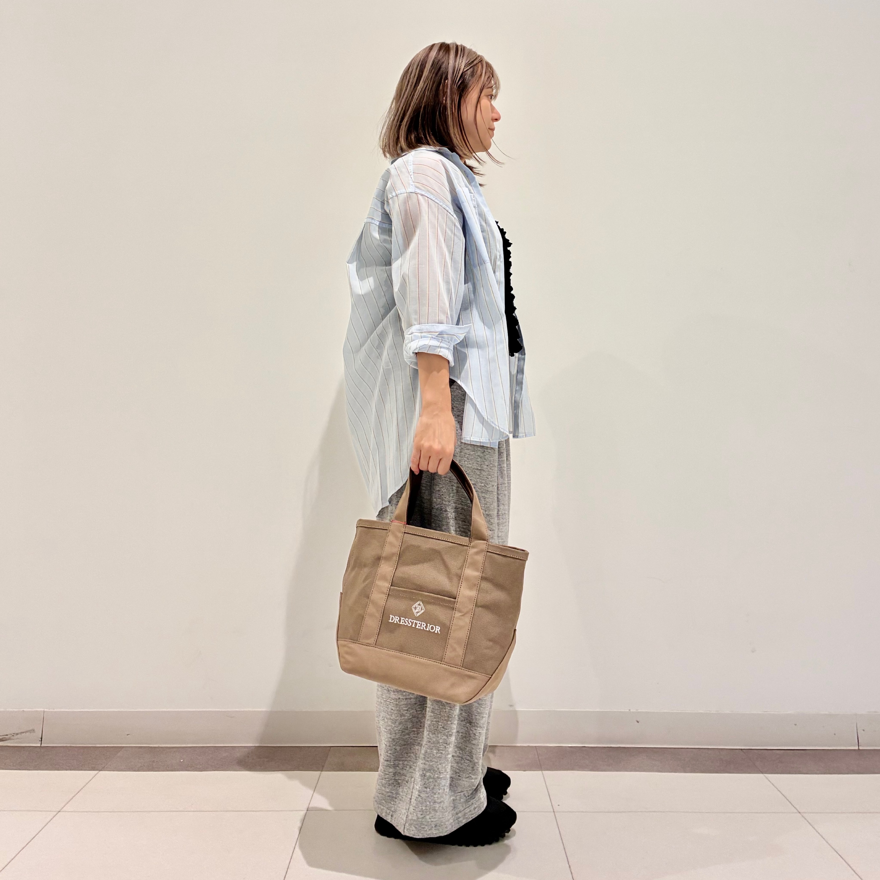 Reecoさんの「DRESSTERIOR｜シアー ストライプシャツ」を使ったコーディネート