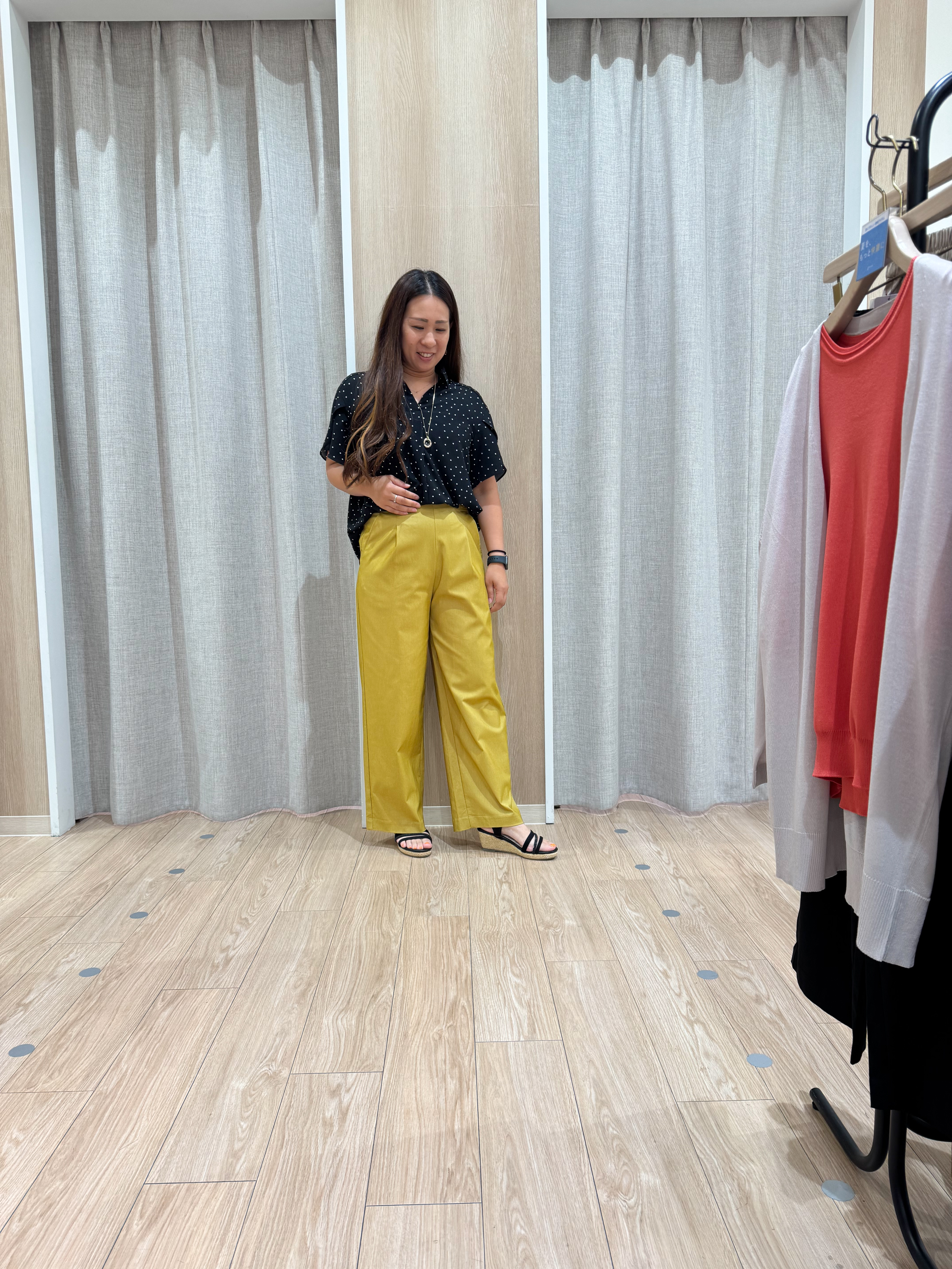 sachiさんの「grove｜【洗濯機◎】さらっと着映える、バックデザインブラウス」を使ったコーディネート