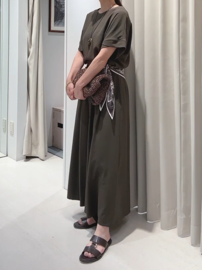 tomoさんの「UNTITLED｜【セットアップ可/UVカット/前後2WAY】リラクシーフレンチスリーブブラウス」を使ったコーディネート