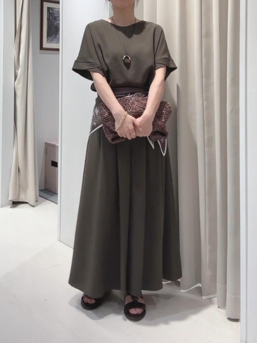 tomoさんの「UNTITLED｜【セットアップ可/UVカット/前後2WAY】リラクシーフレンチスリーブブラウス」を使ったコーディネート