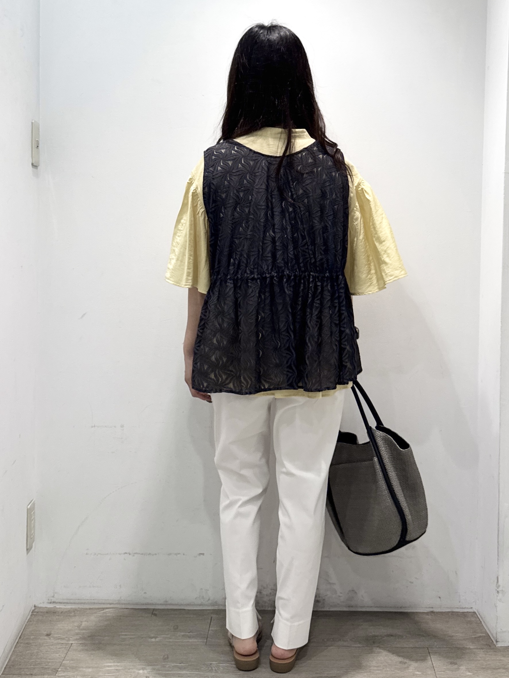 yuicciさんの「OPAQUE.CLIP｜アシンメトリーペプラムブラウス【洗濯機OK】」を使ったコーディネート