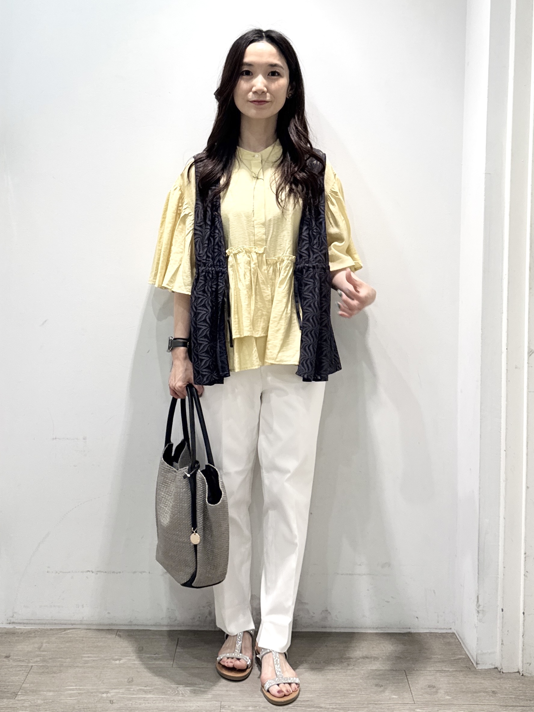 yuicciさんの「OPAQUE.CLIP｜アシンメトリーペプラムブラウス【洗濯機OK】」を使ったコーディネート
