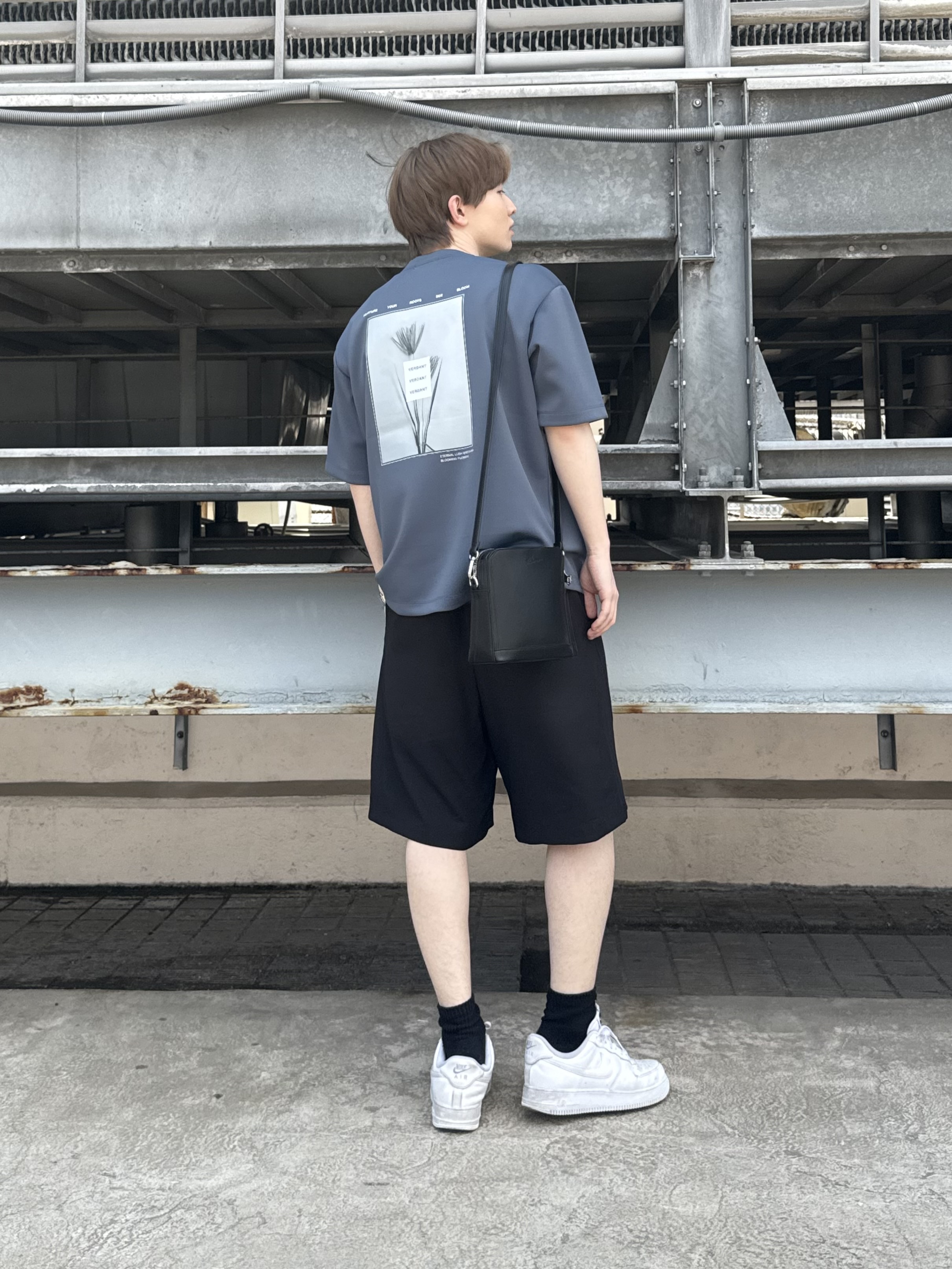 カネダさんの「tk.TAKEO KIKUCHI｜バックブルームTシャツ」を使ったコーディネート
