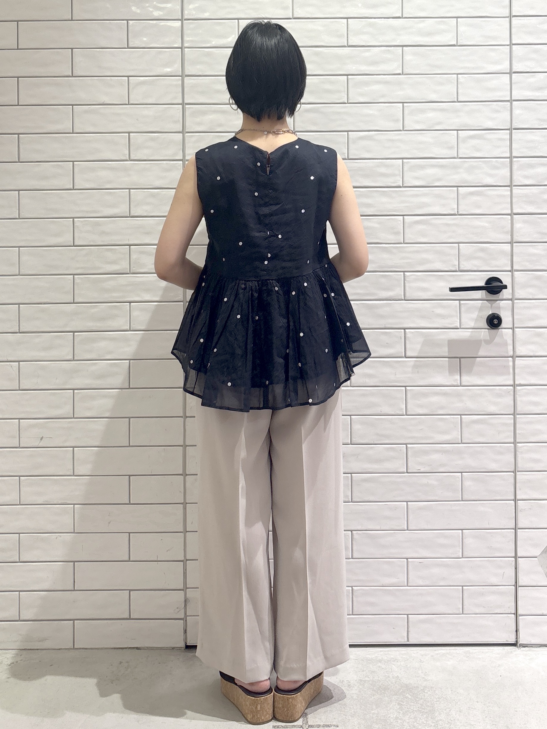 ayumiさんの「OPAQUE.CLIP｜ラメドット刺繍ペプラムブラウス【洗える】」を使ったコーディネート