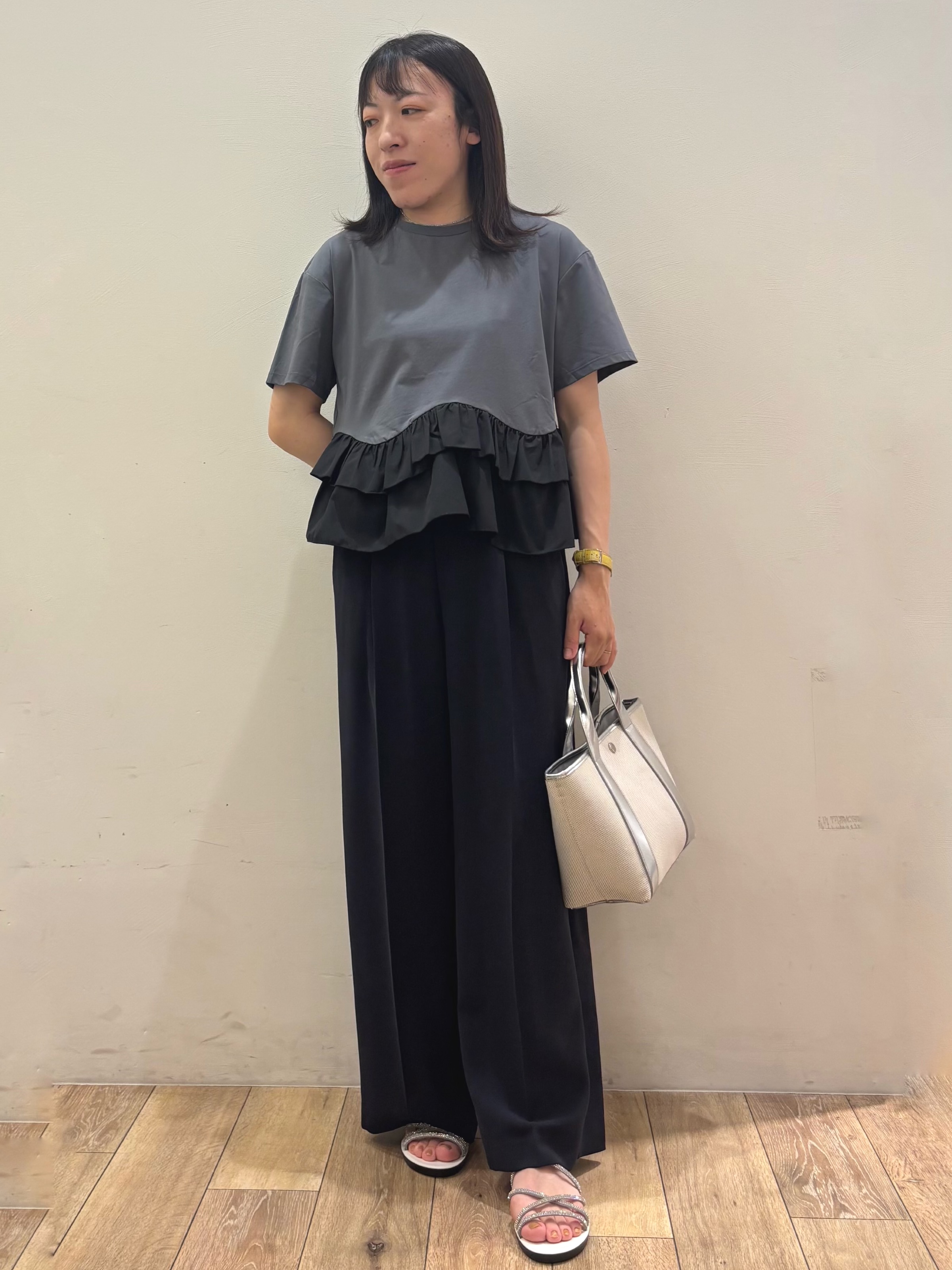 りょうさんの「OPAQUE.CLIP｜裾フリルドッキングTシャツ【洗濯機OK】」を使ったコーディネート