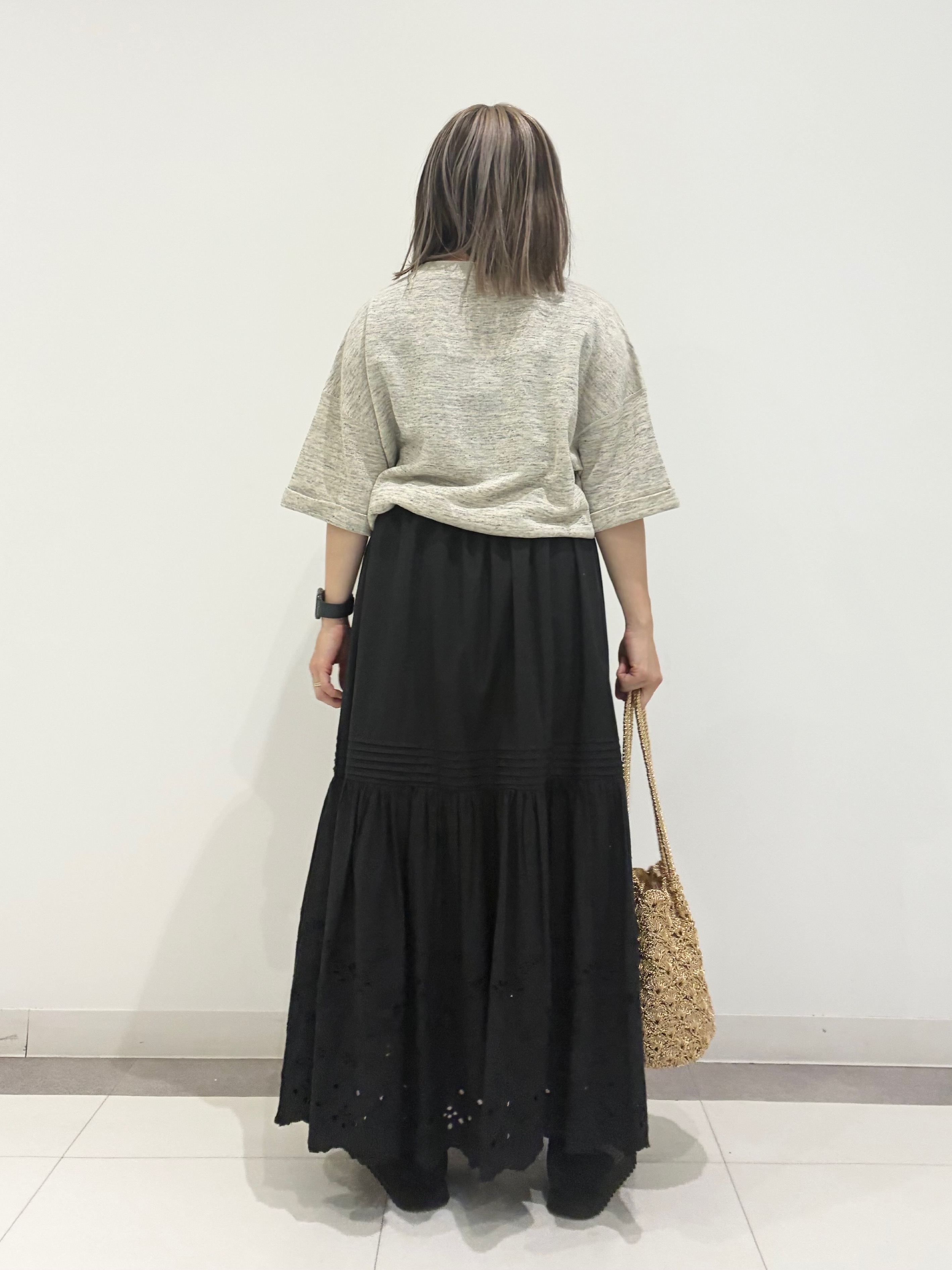Reecoさんの「DRESSTERIOR｜ウォッシャブルエンブロイダリースカート」を使ったコーディネート