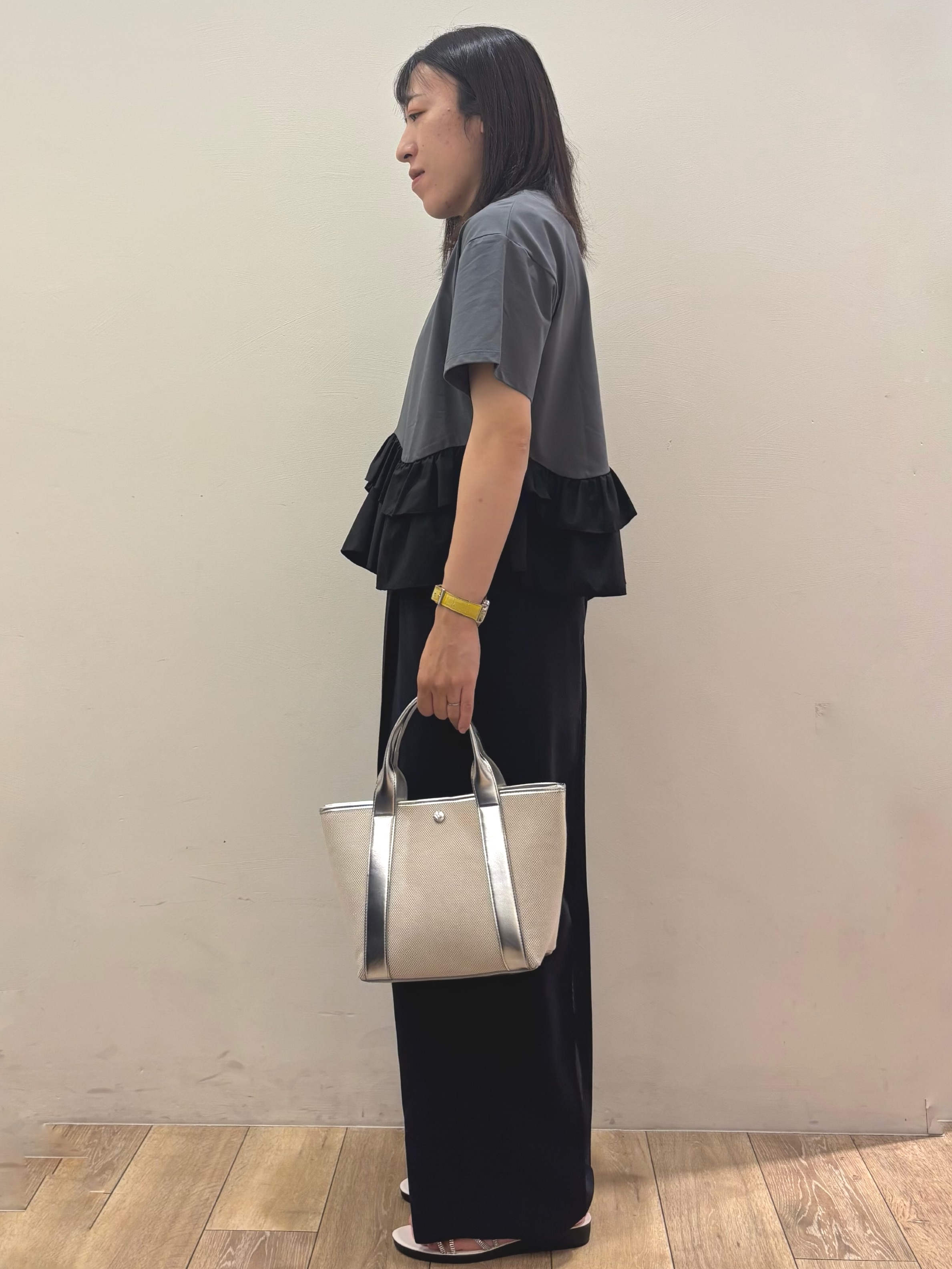 りょうさんの「OPAQUE.CLIP｜裾フリルドッキングTシャツ【洗濯機OK】」を使ったコーディネート