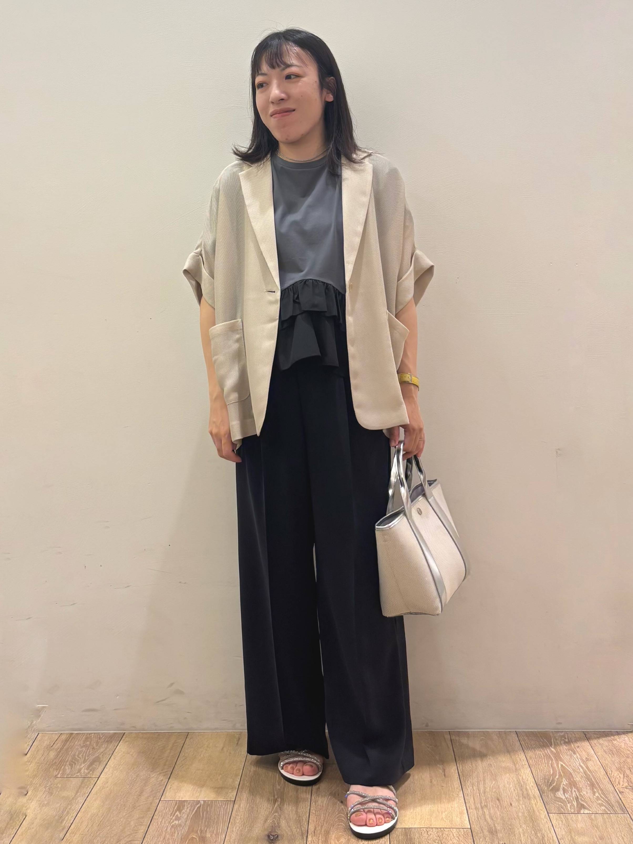 りょうさんの「OPAQUE.CLIP｜裾フリルドッキングTシャツ【洗濯機OK】」を使ったコーディネート