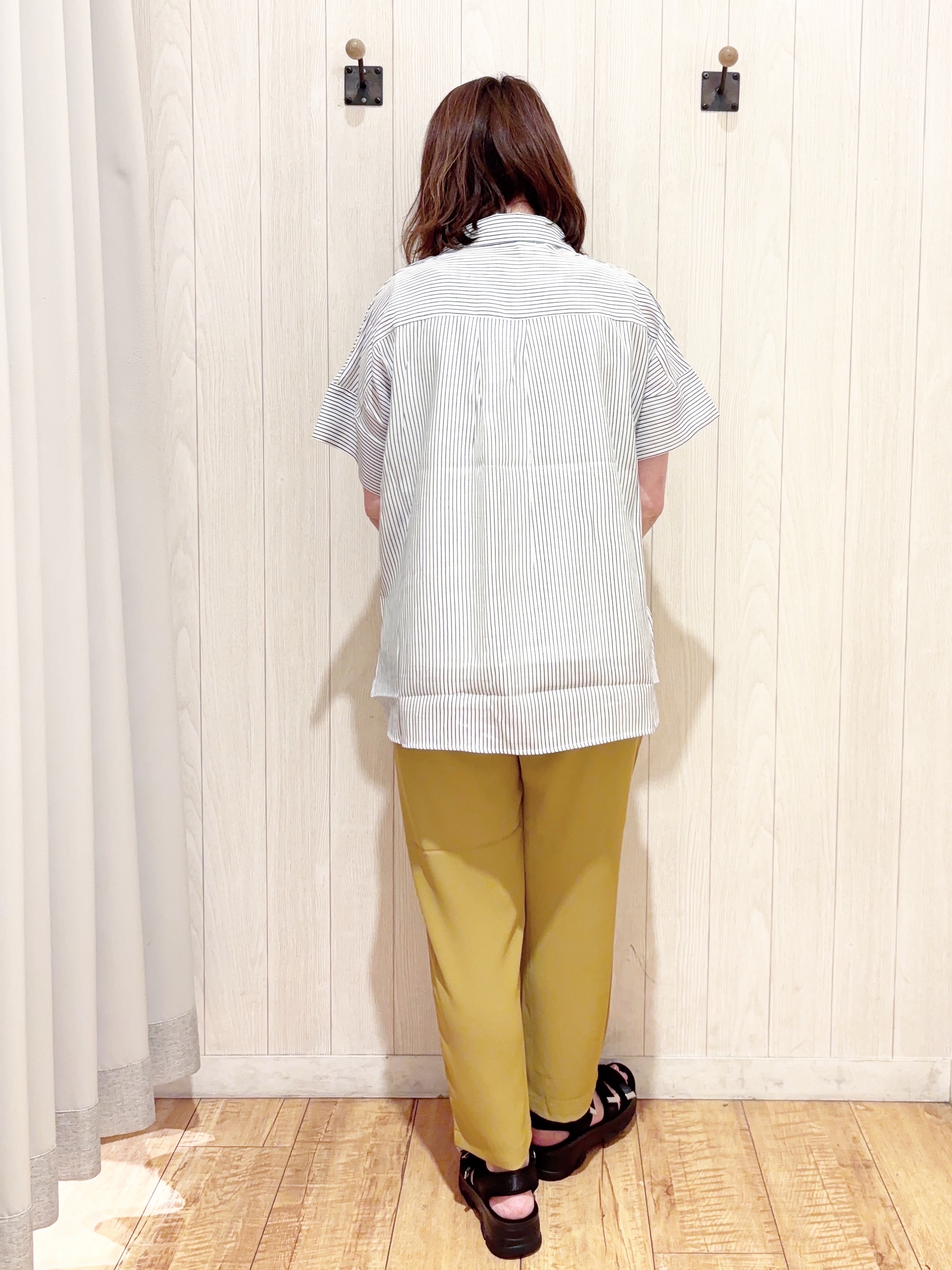 あいこさんの「SHOO･LA･RUE｜【2点セット/S-LL/洗濯機可】時短でコーデ決まる スラブスキッパーシャツ＋タンクトップ」を使ったコーディネート