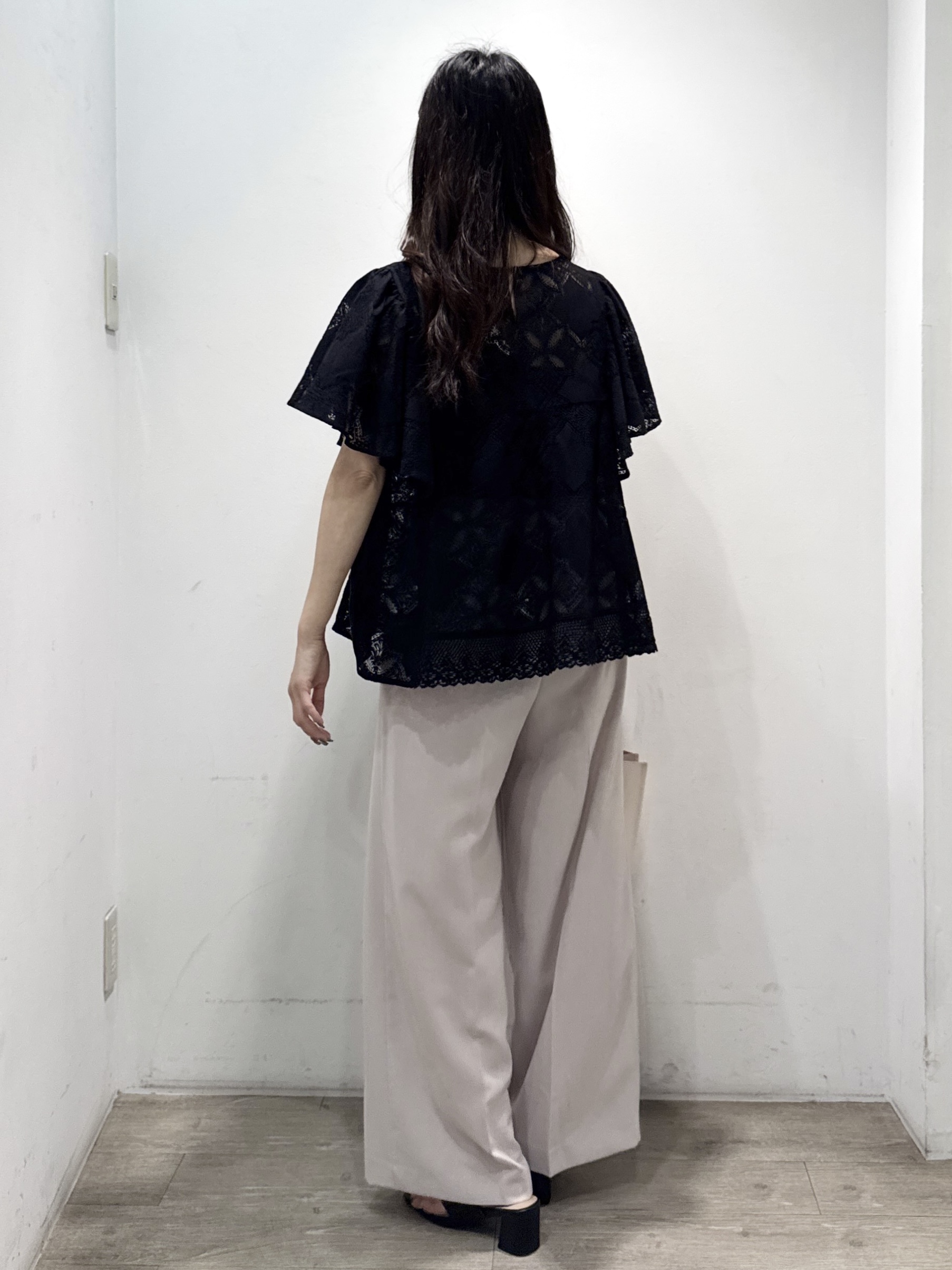 yuicciさんの「OPAQUE.CLIP｜レースフレアスリーブブラウス【洗濯機OK】」を使ったコーディネート