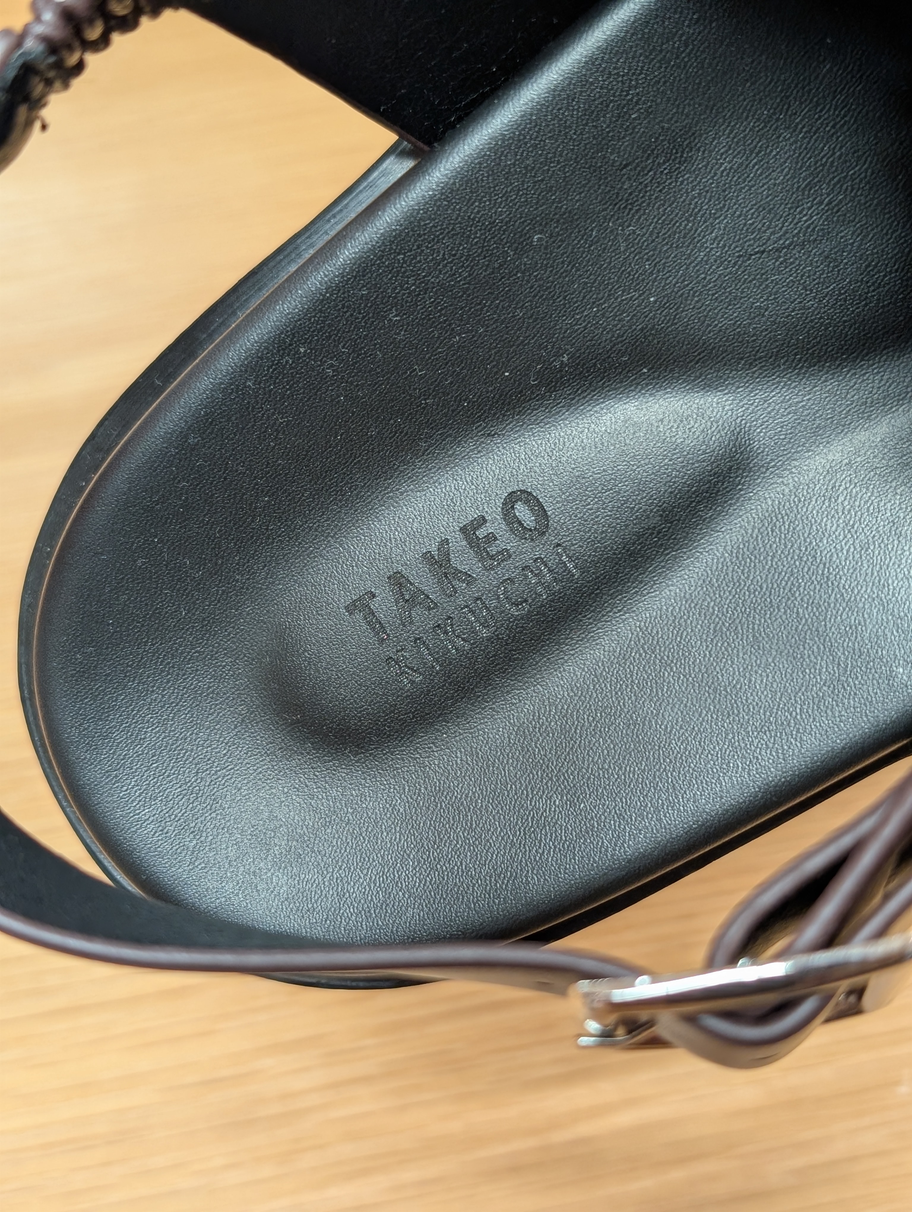 yasuさんの「TAKEO KIKUCHI｜バックベルトサンダル」を使ったコーディネート
