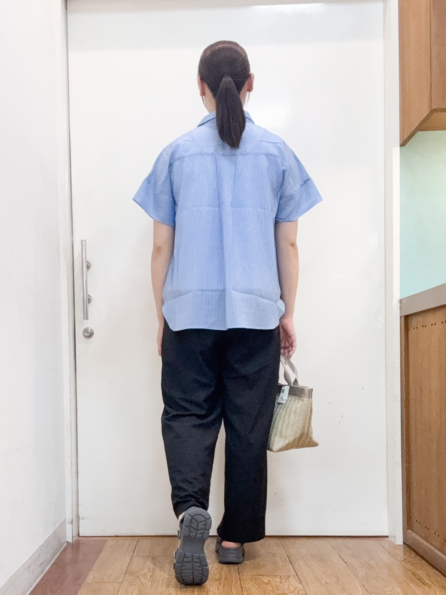 Karinさんの「SHOO･LA･RUE｜【2点セット/S-LL/洗濯機可】時短でコーデ決まる スラブスキッパーシャツ＋タンクトップ」を使ったコーディネート