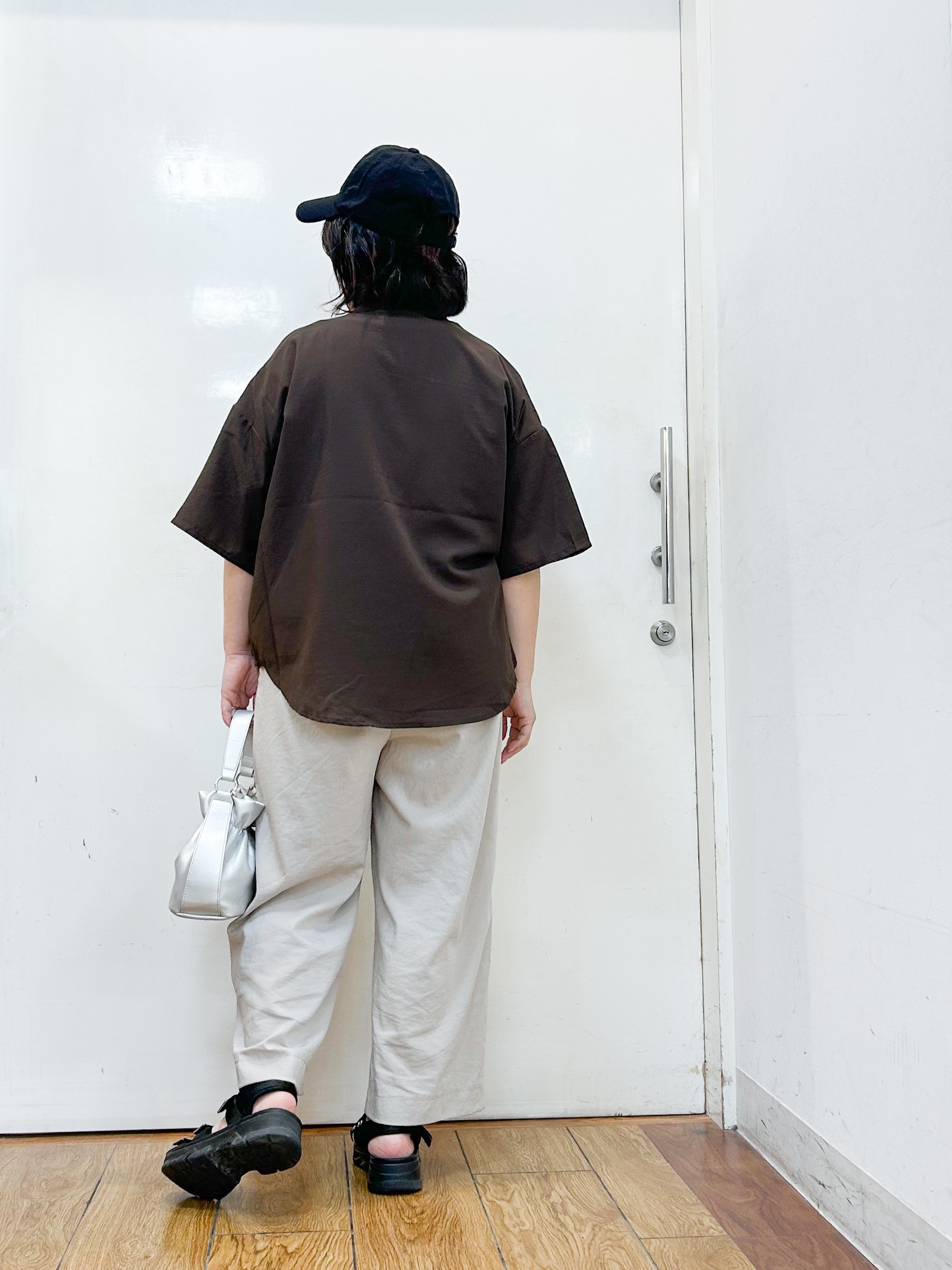 haruさんの「SHOO･LA･RUE｜【洗濯機可/S-LL】大人の抜け感 ゆるっと5分袖シャツ」を使ったコーディネート