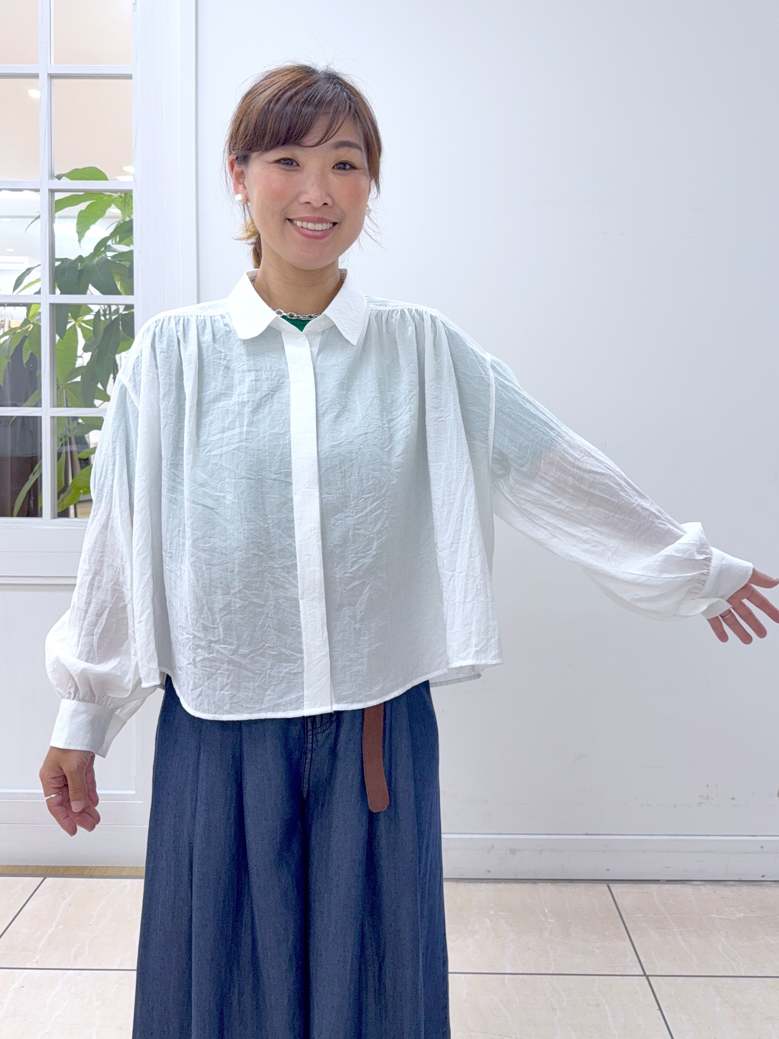 Osawaさんの「Dessin｜エアリーシアーブラウス」を使ったコーディネート